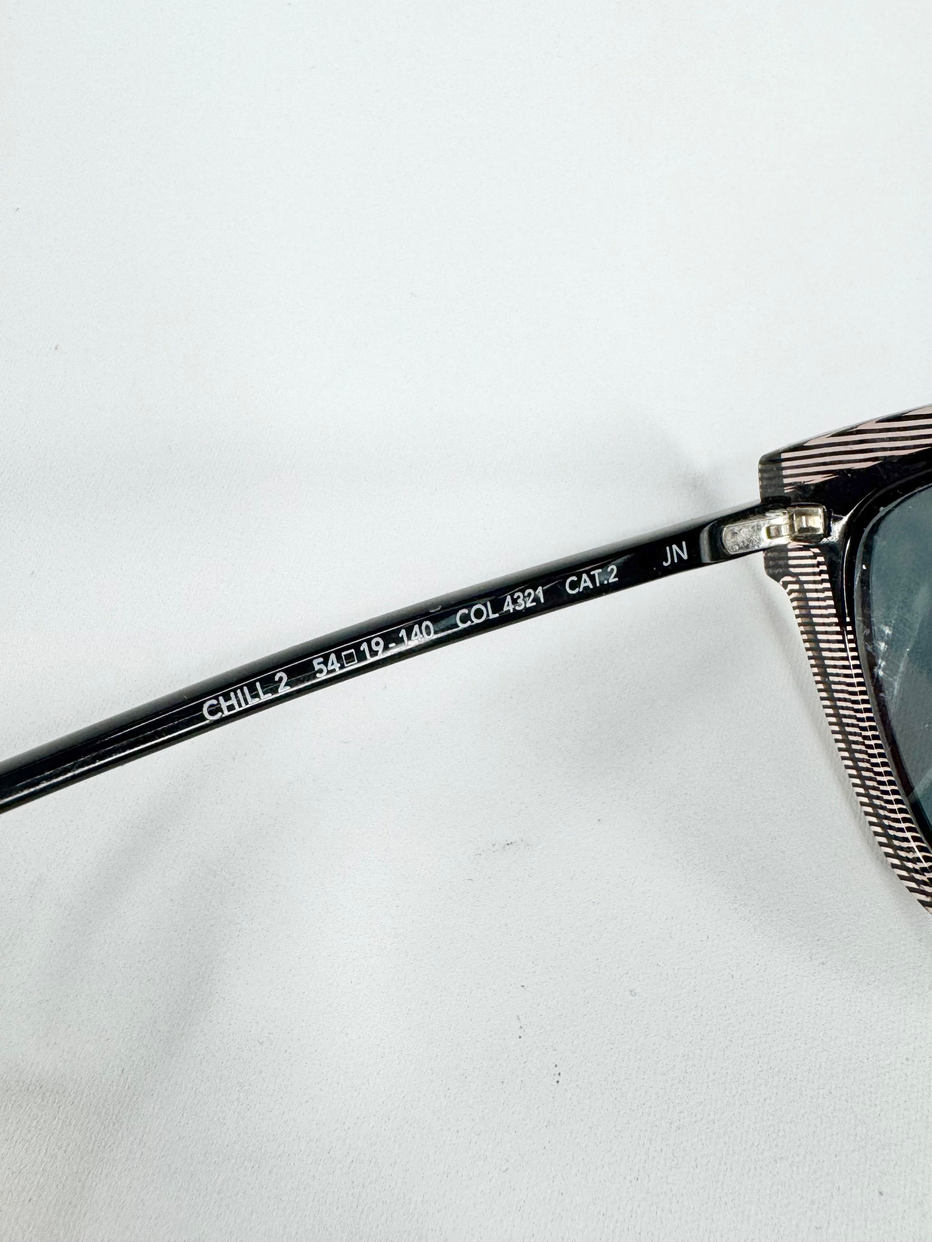 Face A Face Black Line Pattern Sunglasses