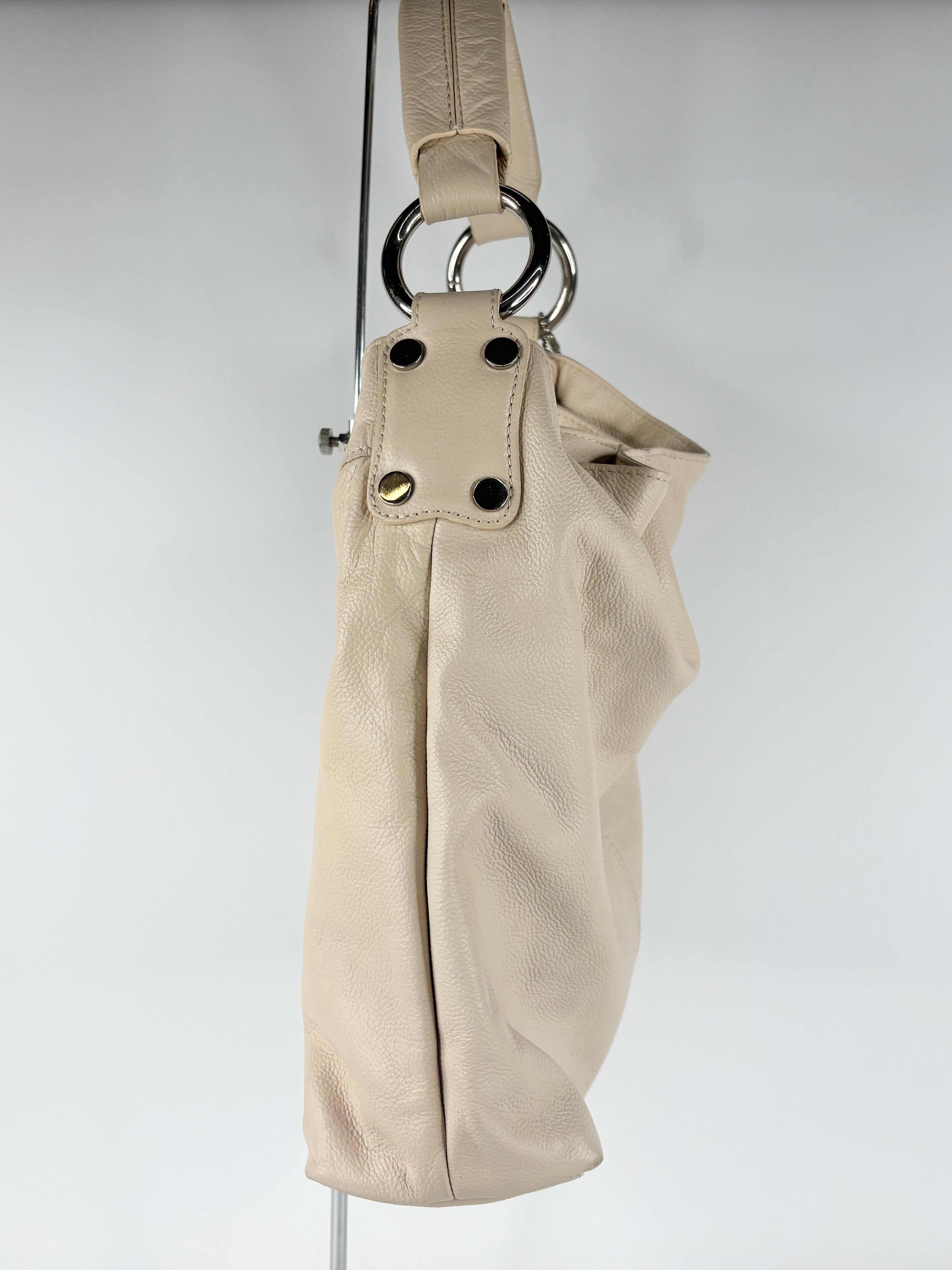 Manzoni Creamy Grained Leather Handbag