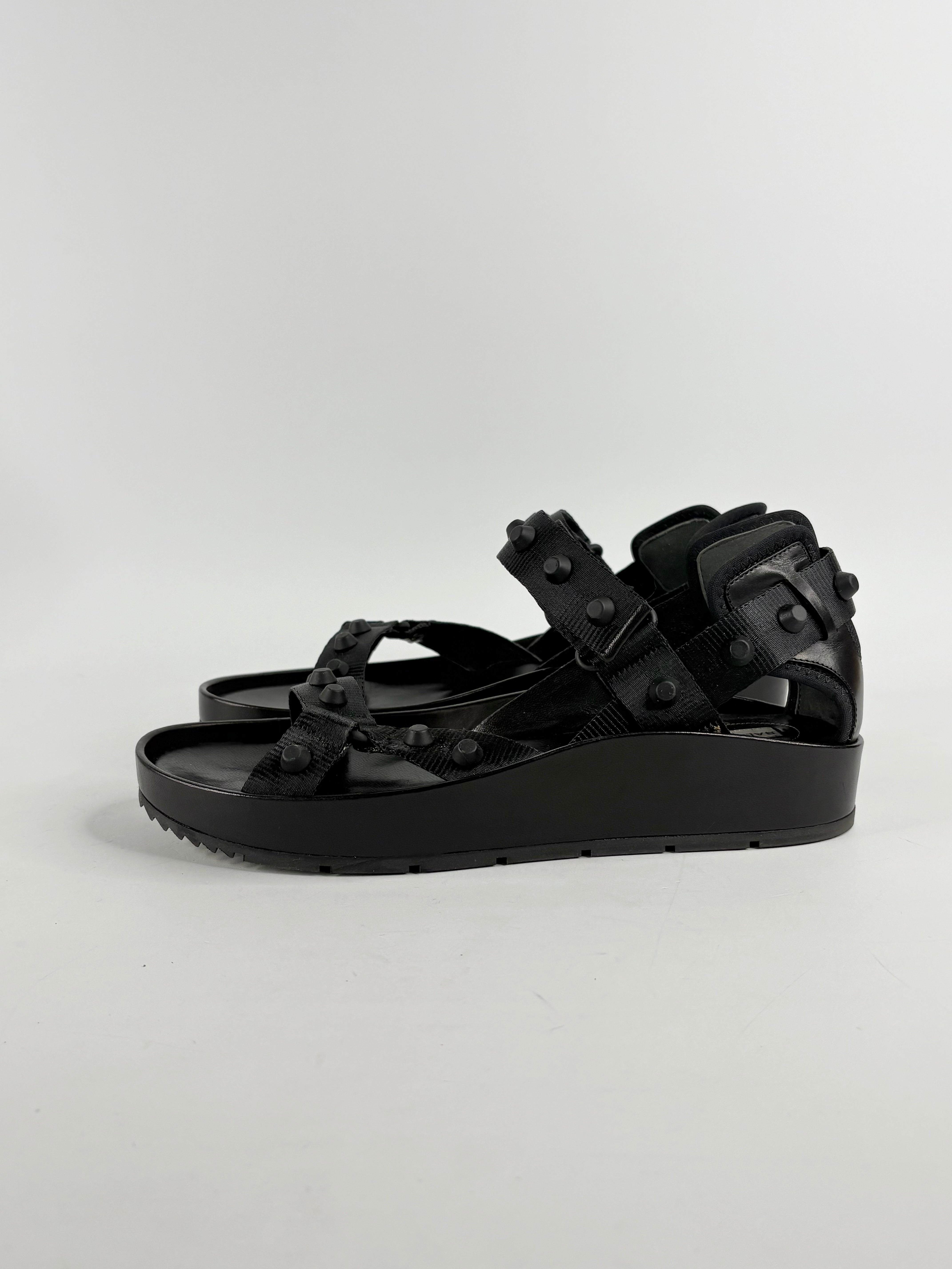 Balenciaga Black Leather 'Arena' Sandals - EU40.5