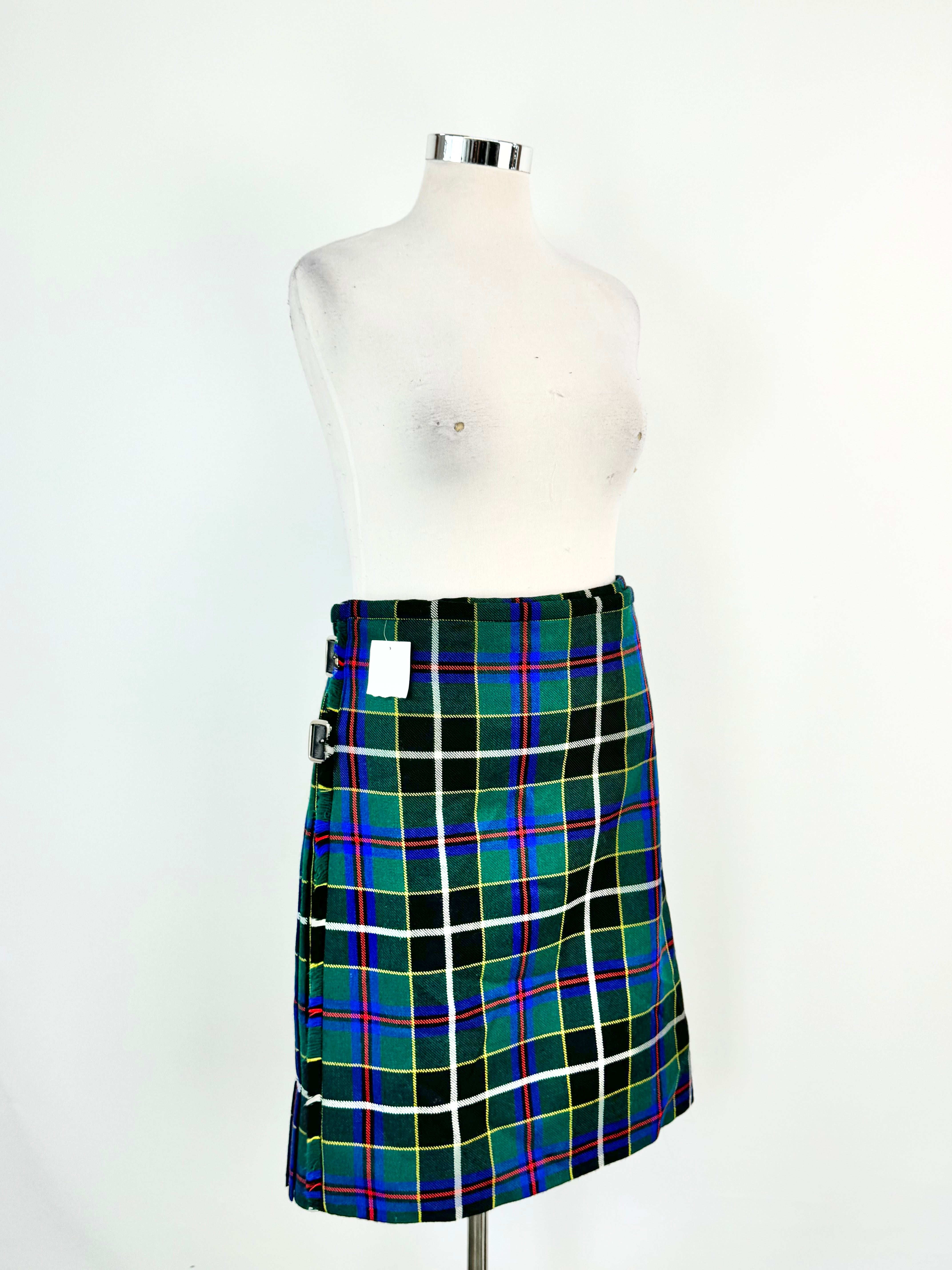 Gaelic Themes Black Prince Charlie Suit & Kilt Set - L