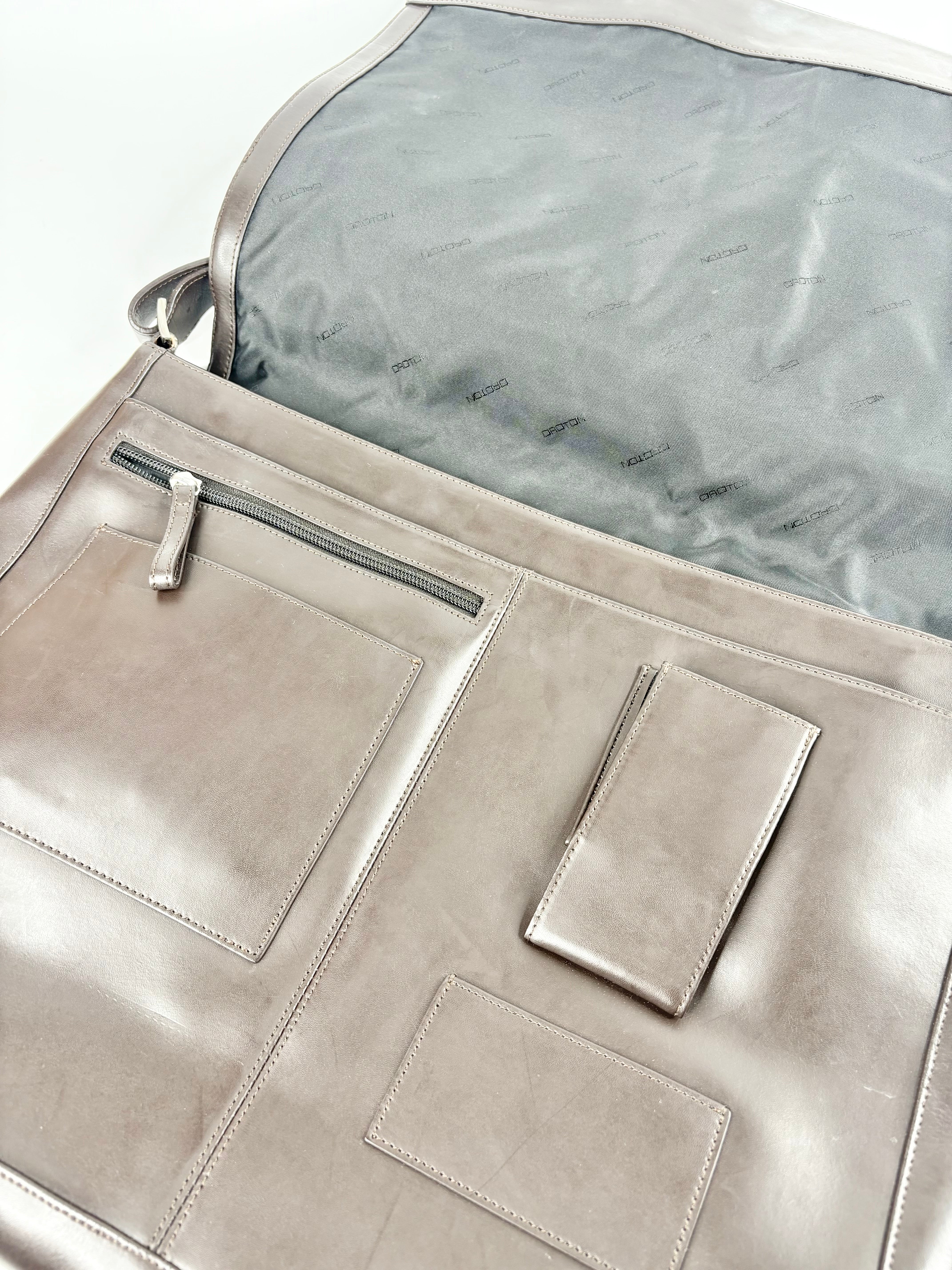 Oroton Chocolate Brown Smooth Leather Messenger Bag