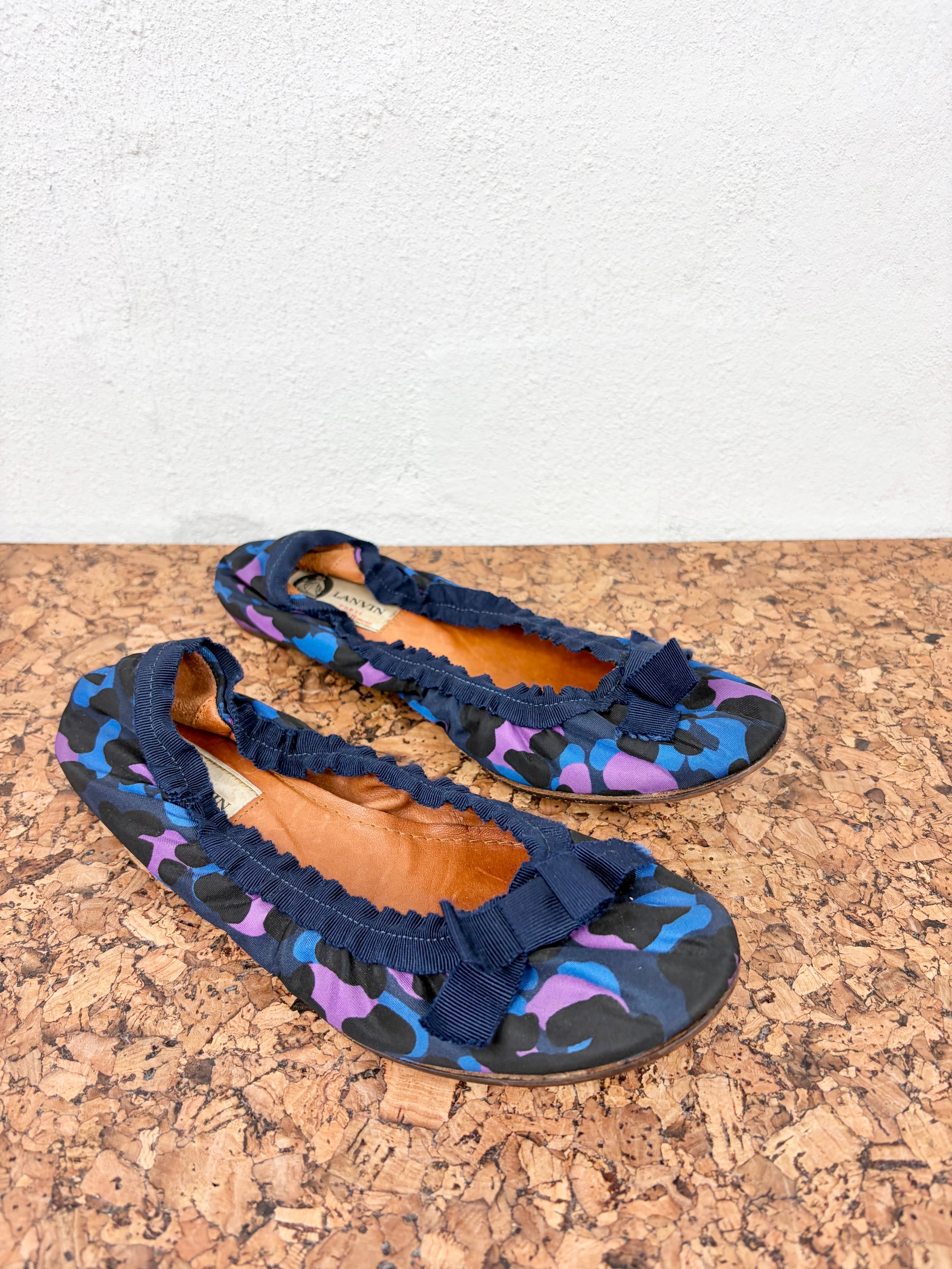 Lanvin Paris Multi Abstract Pull On Ballet Flat - EU37