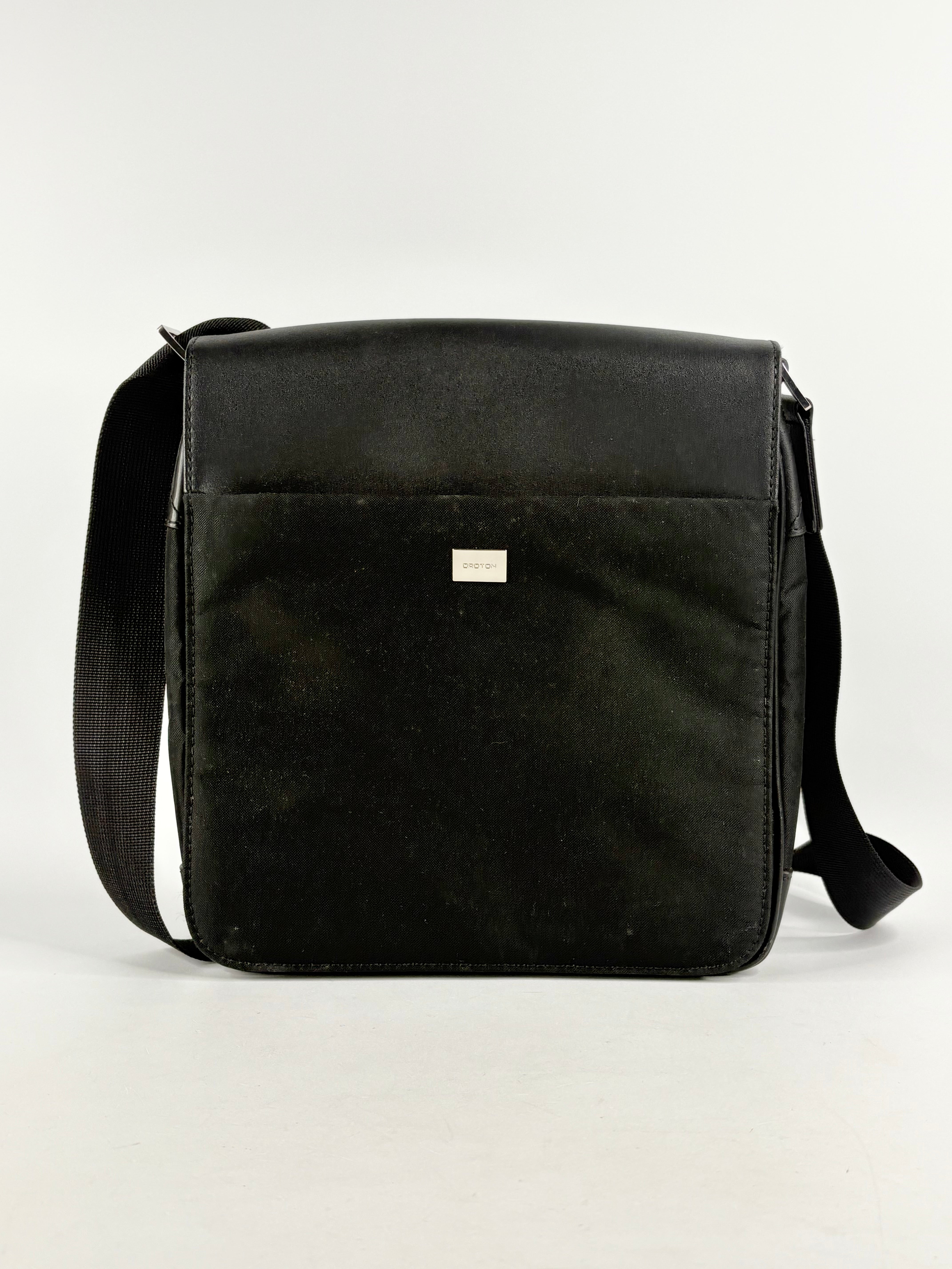 Oroton Black Postman-Style Crossbody Bag