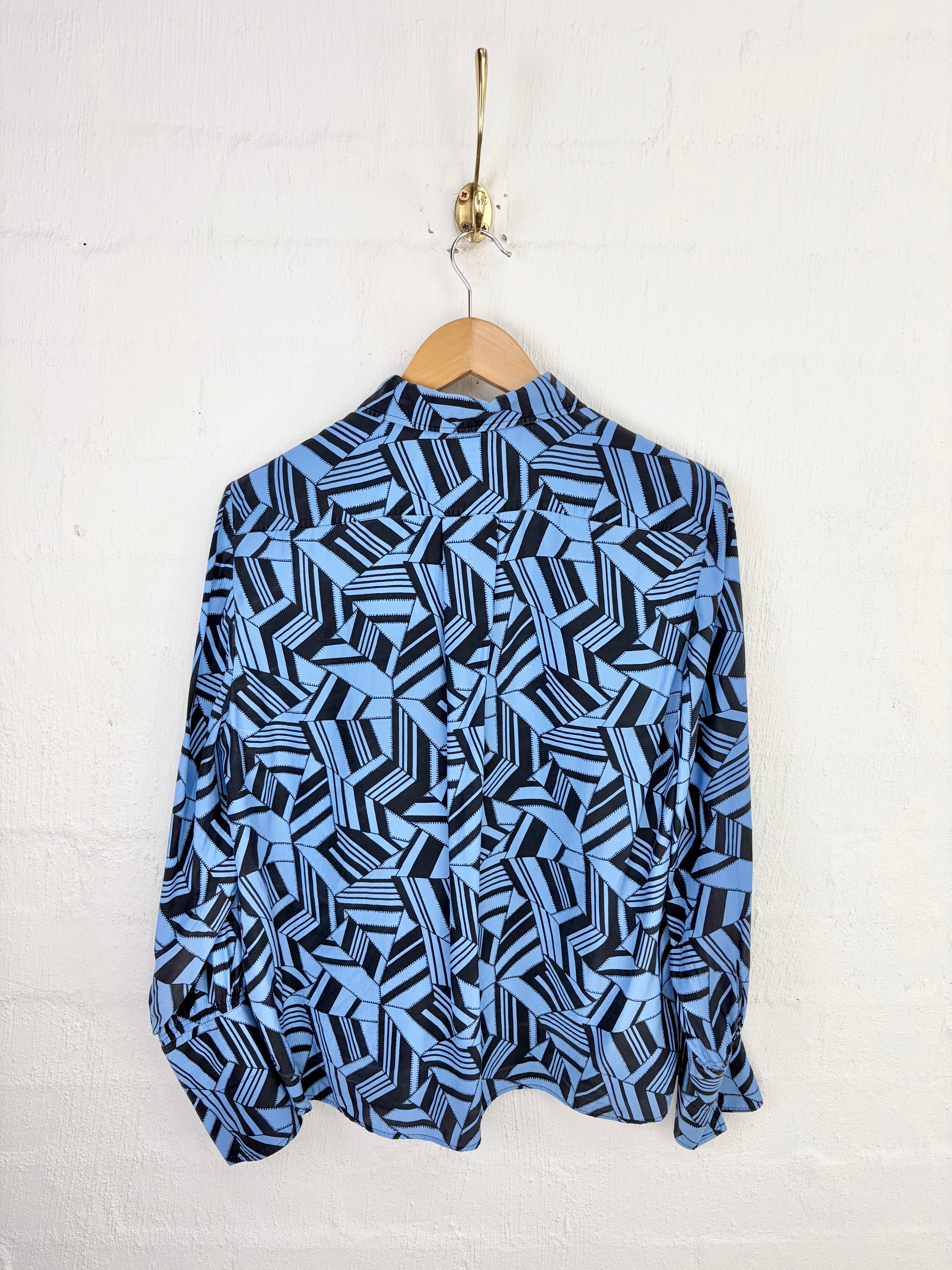 Chloé Spring/Summer 2018 Blue & Black Geometric Patterned Silk Blouse - AU10/12