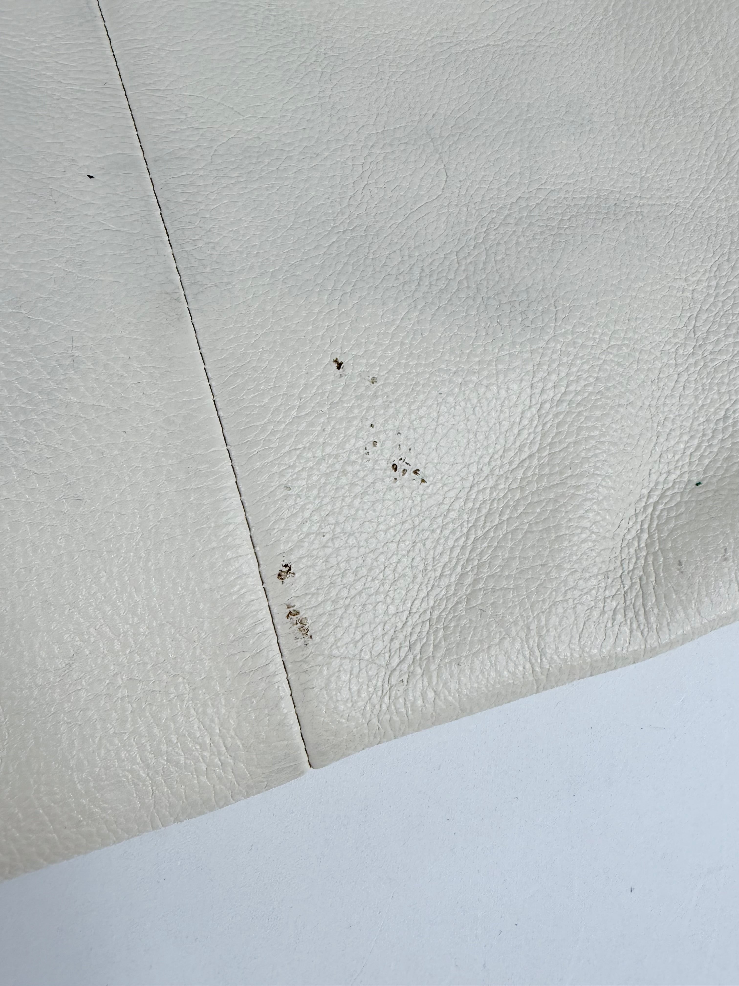 Oroton White Grained Leather Shoulder Bag