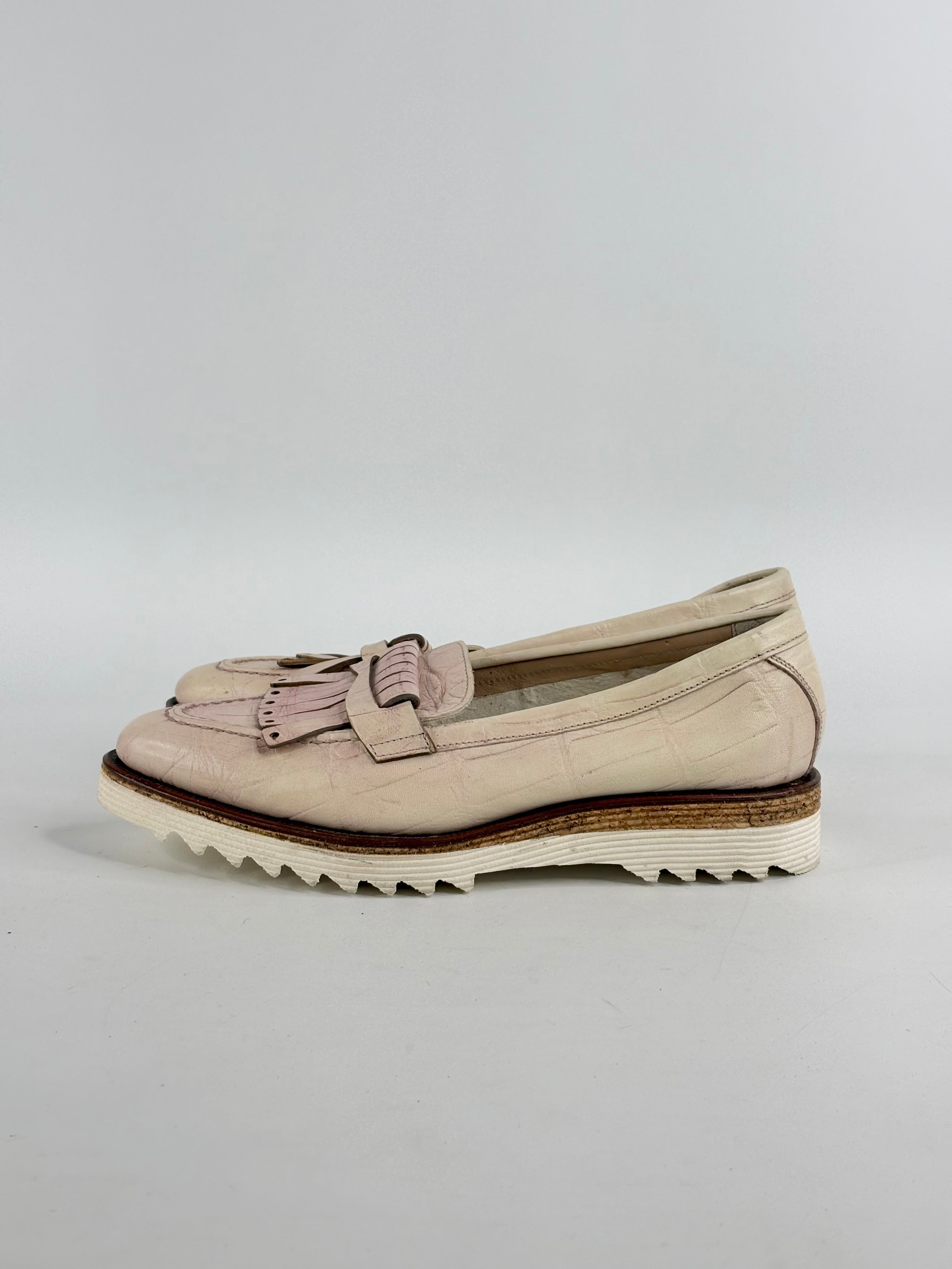 Barracuda Faded Pink & Cream Croc-Textured Leather Loafers - EU36