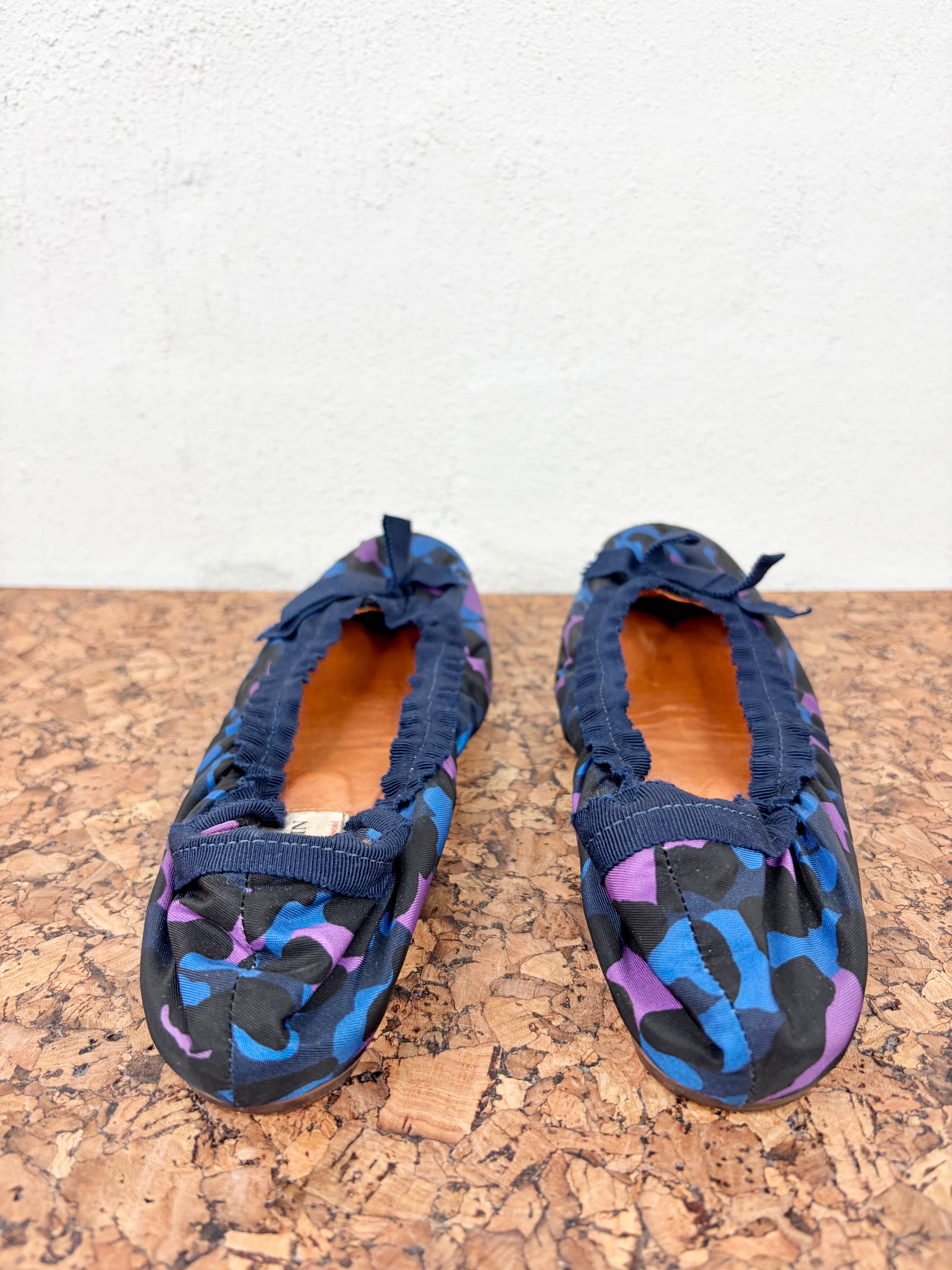 Lanvin Paris Multi Abstract Pull On Ballet Flat - EU37