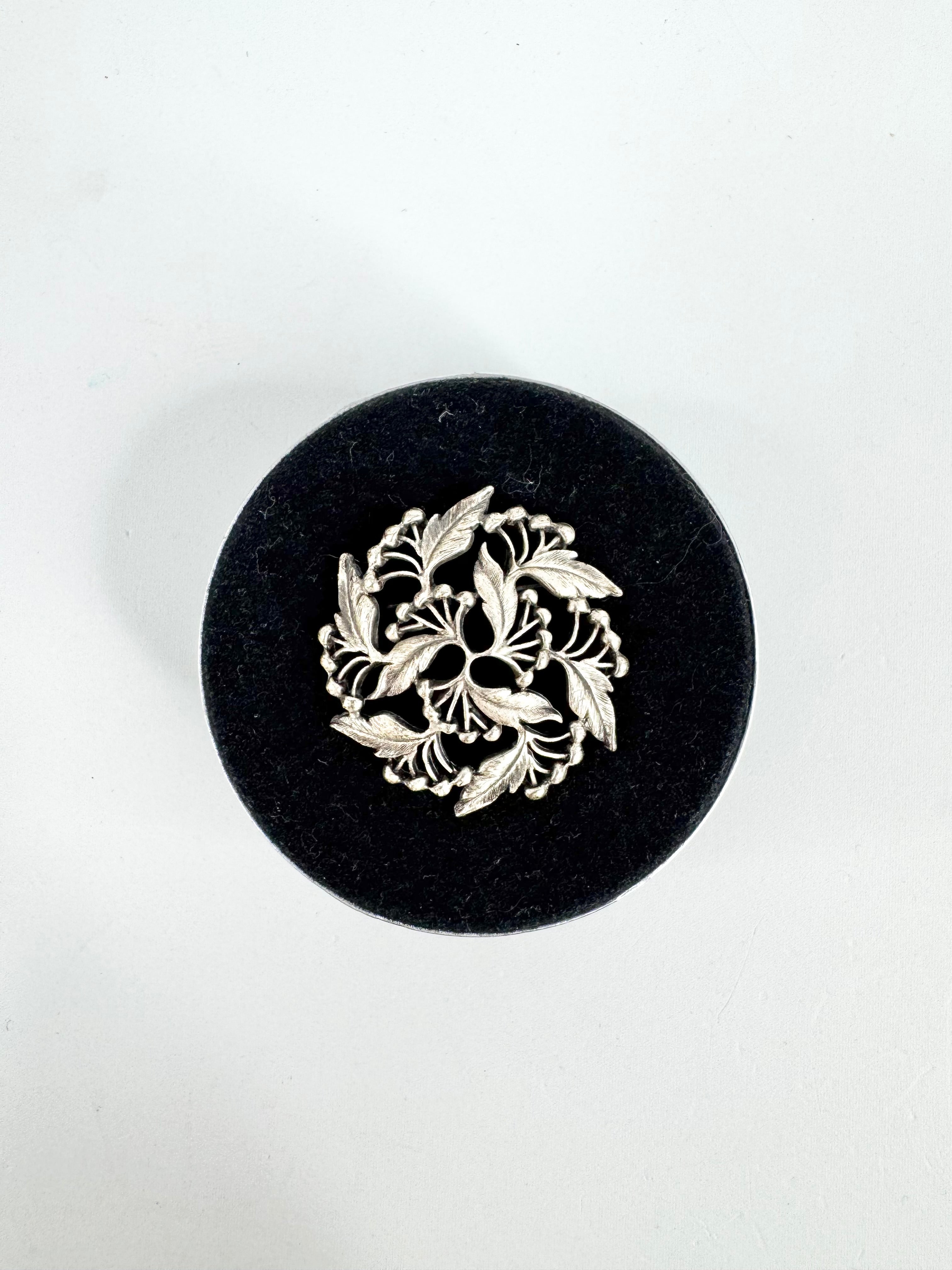 Vintage 70s Amway Holly Brooch