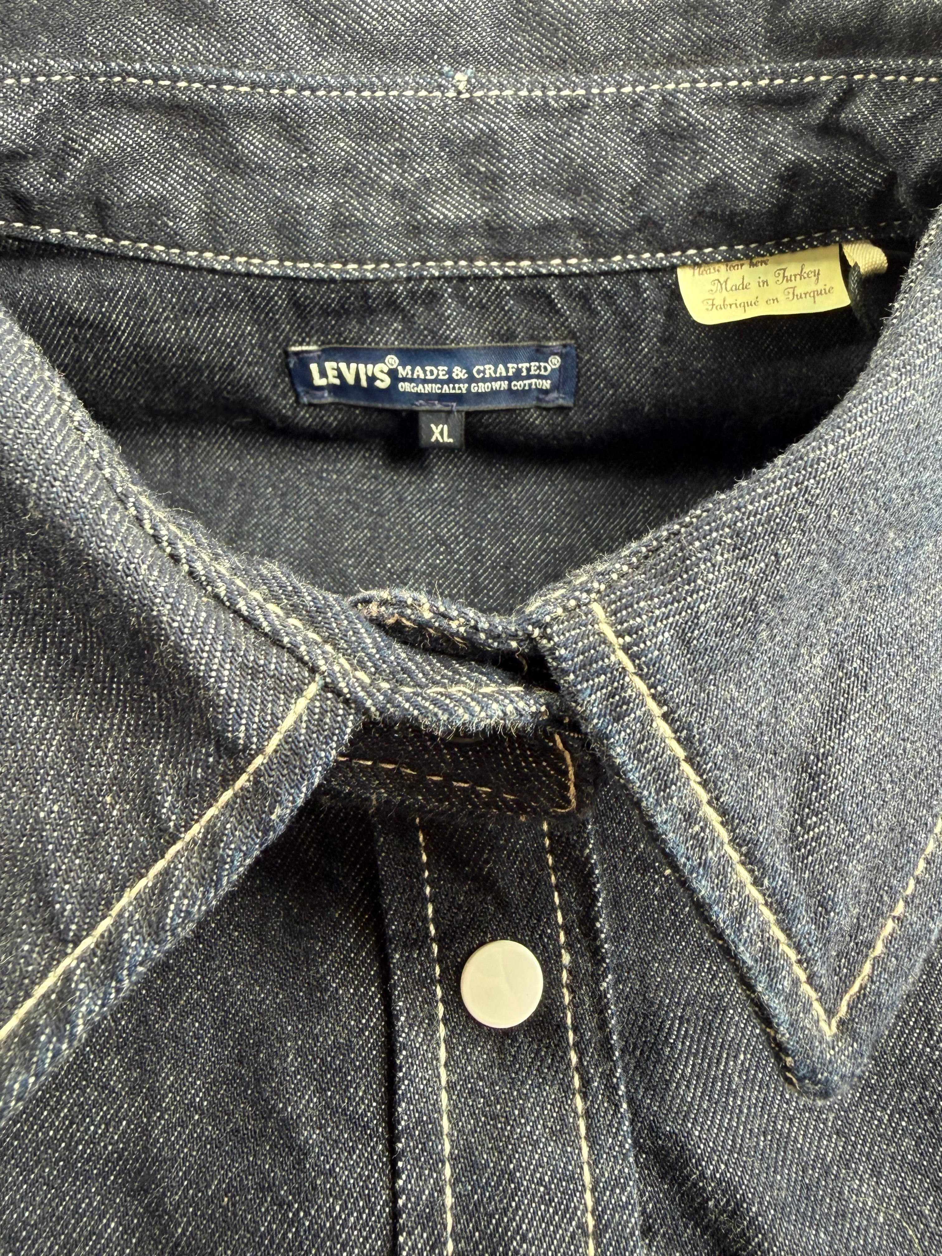 Levi's Dark Blue & White Click Button Shirt - XL