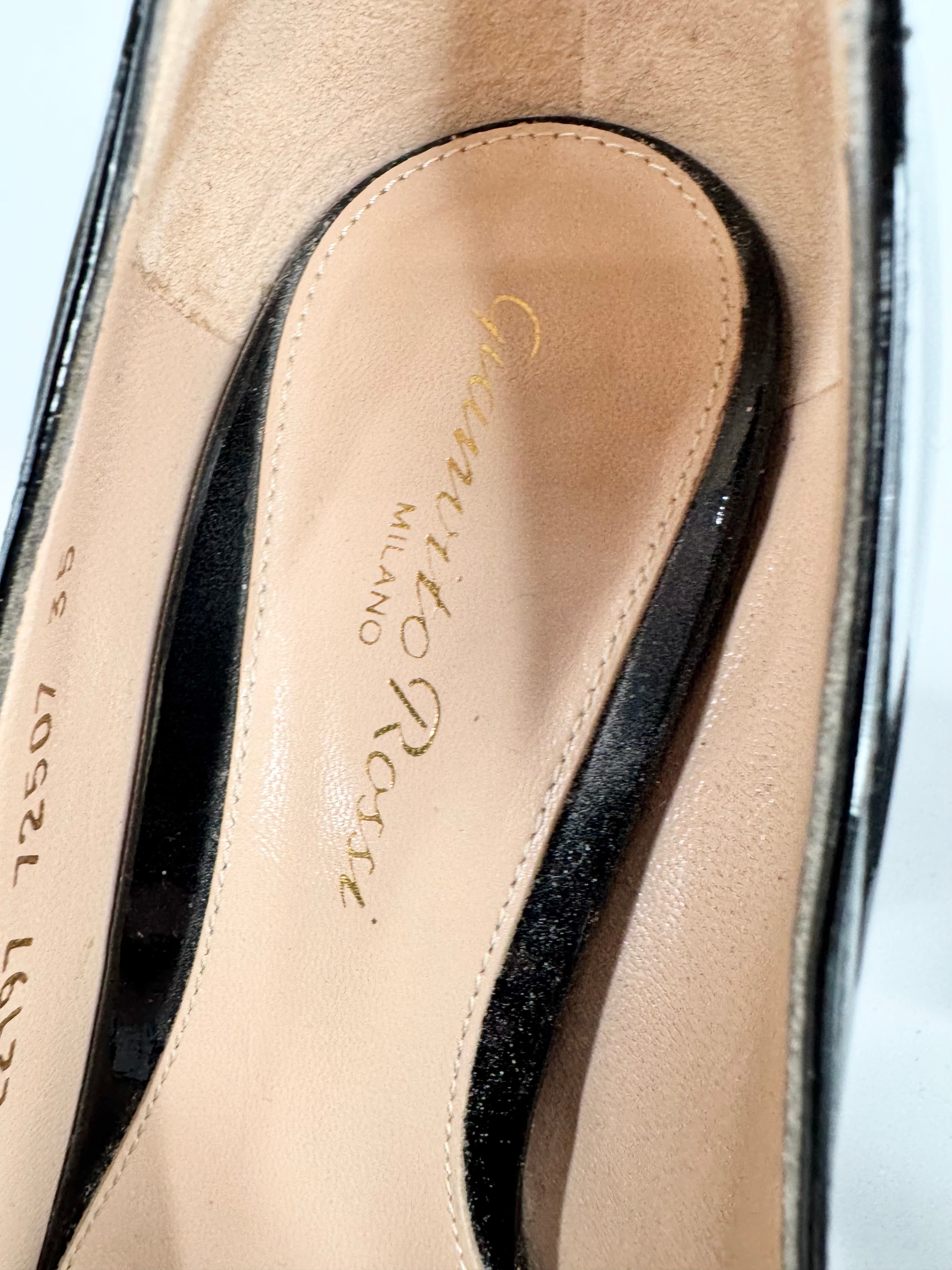Gianvito Rossi Black Patent Leather 'Manila' Vernice Pumps - EU35