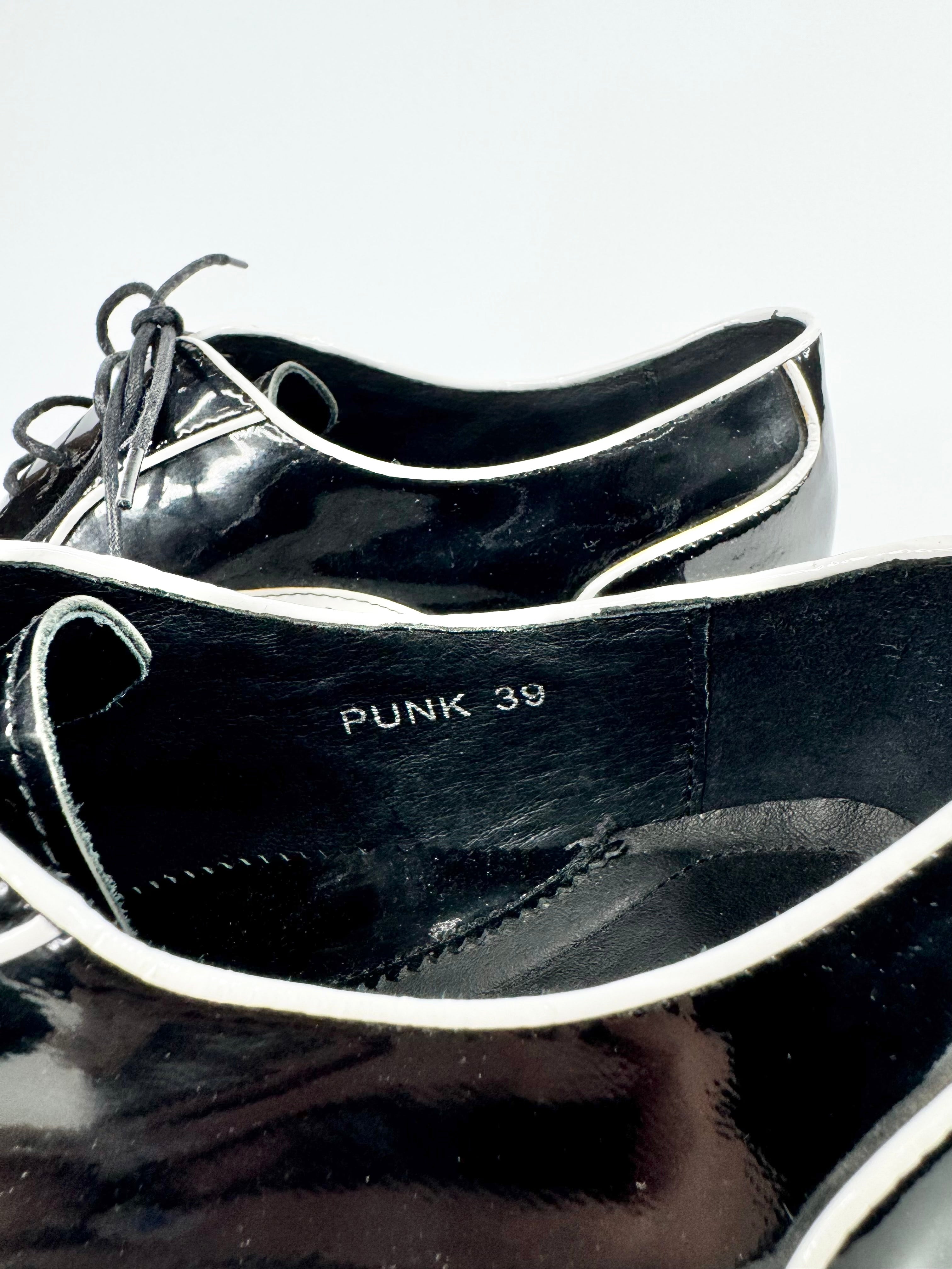 Square Australia Black & White 'Tuxedo' Patent Leather Lace Ups - EU39