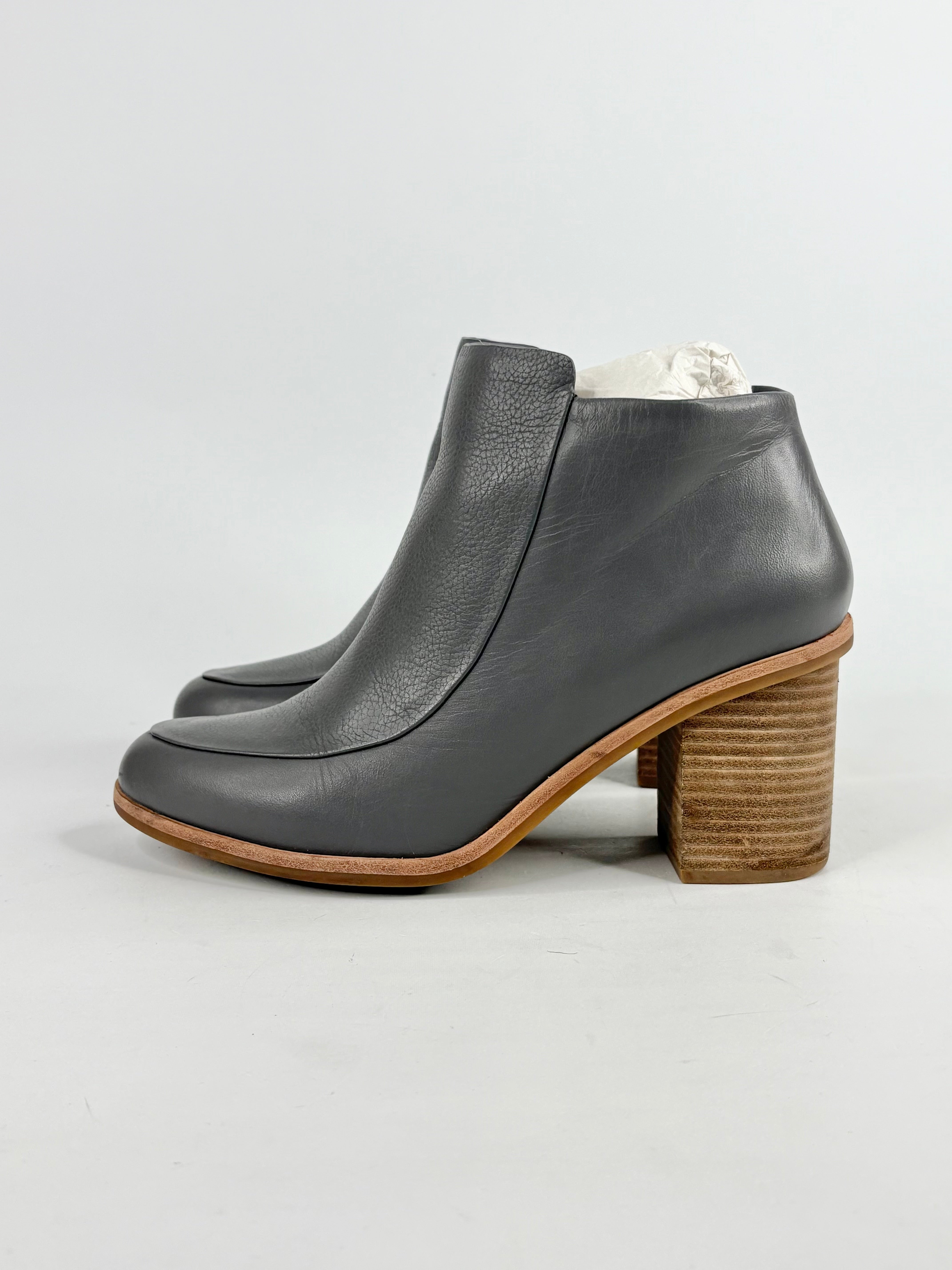 Búl Slate Grained Leather Ankle Boots - EU38