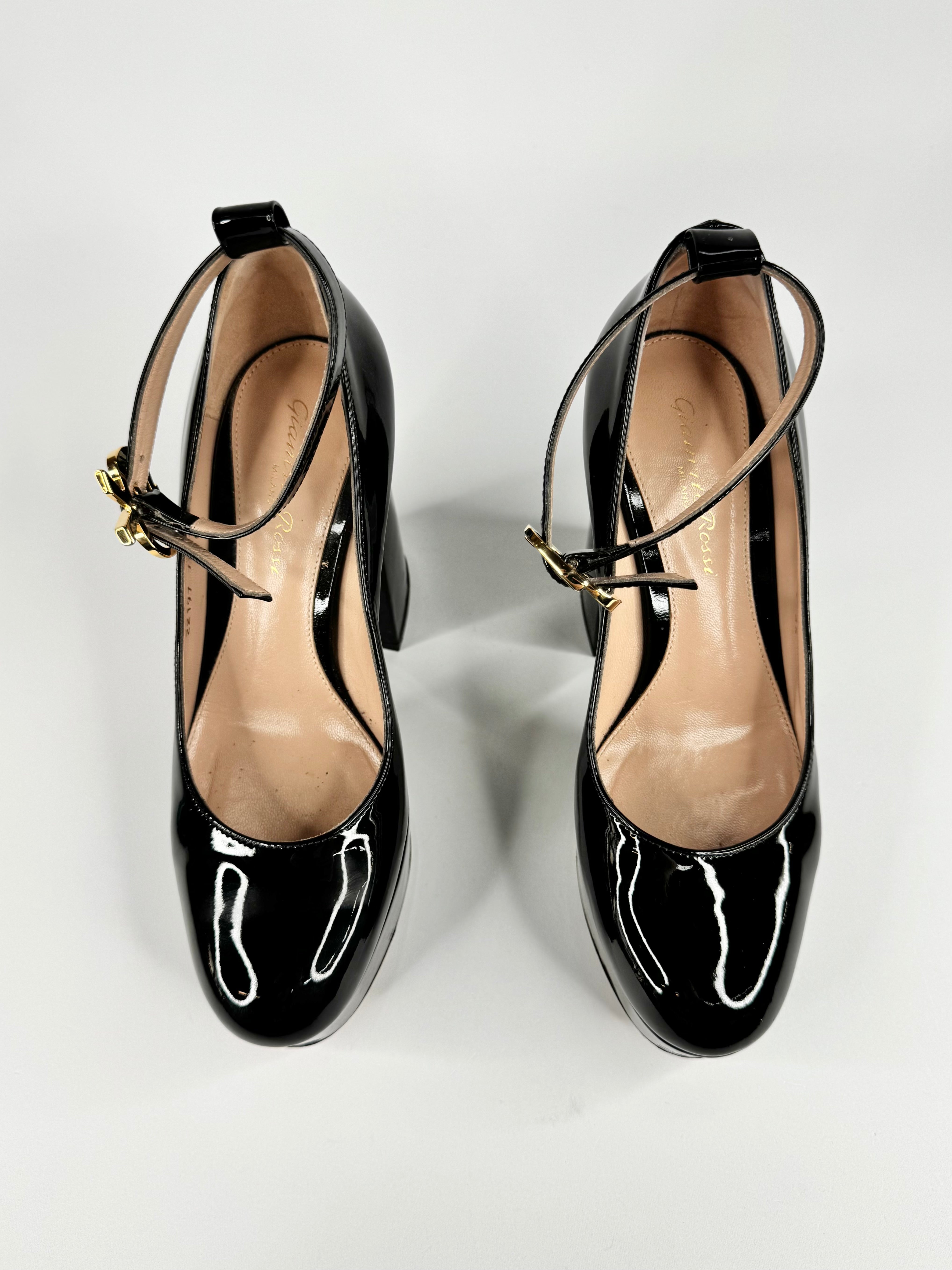Gianvito Rossi Black Patent Leather 'Manila' Vernice Pumps - EU35