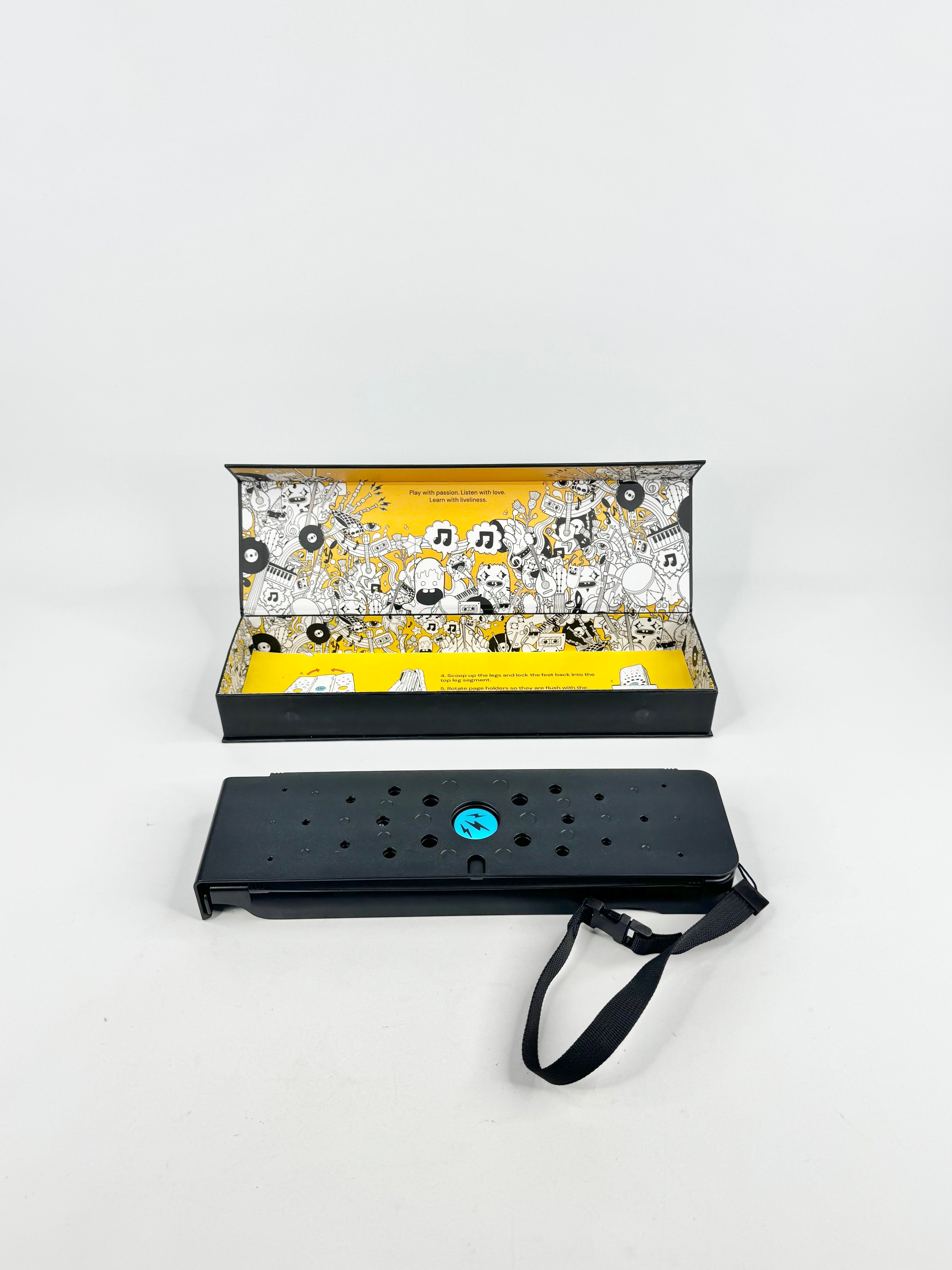 Noisy Clan Wee Noisy Box Portable Folding Music Stand