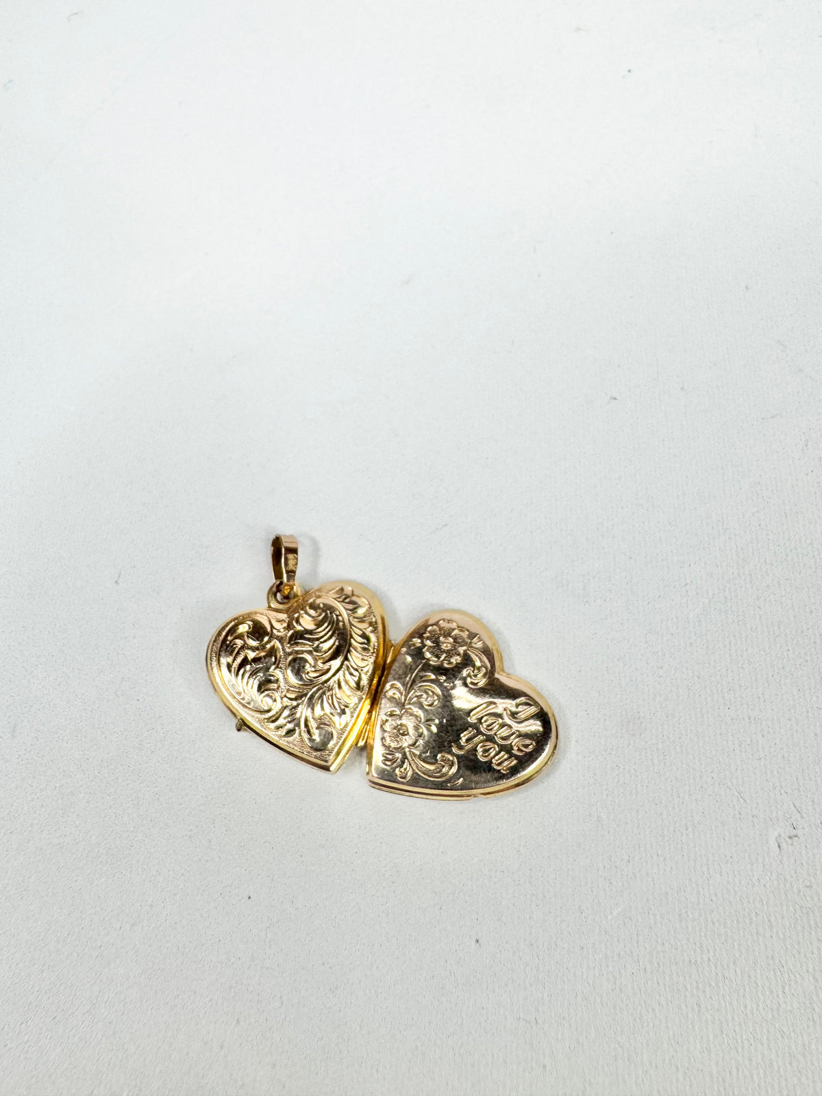 9ct Gold Filigree Carved 'I Love You' Locket