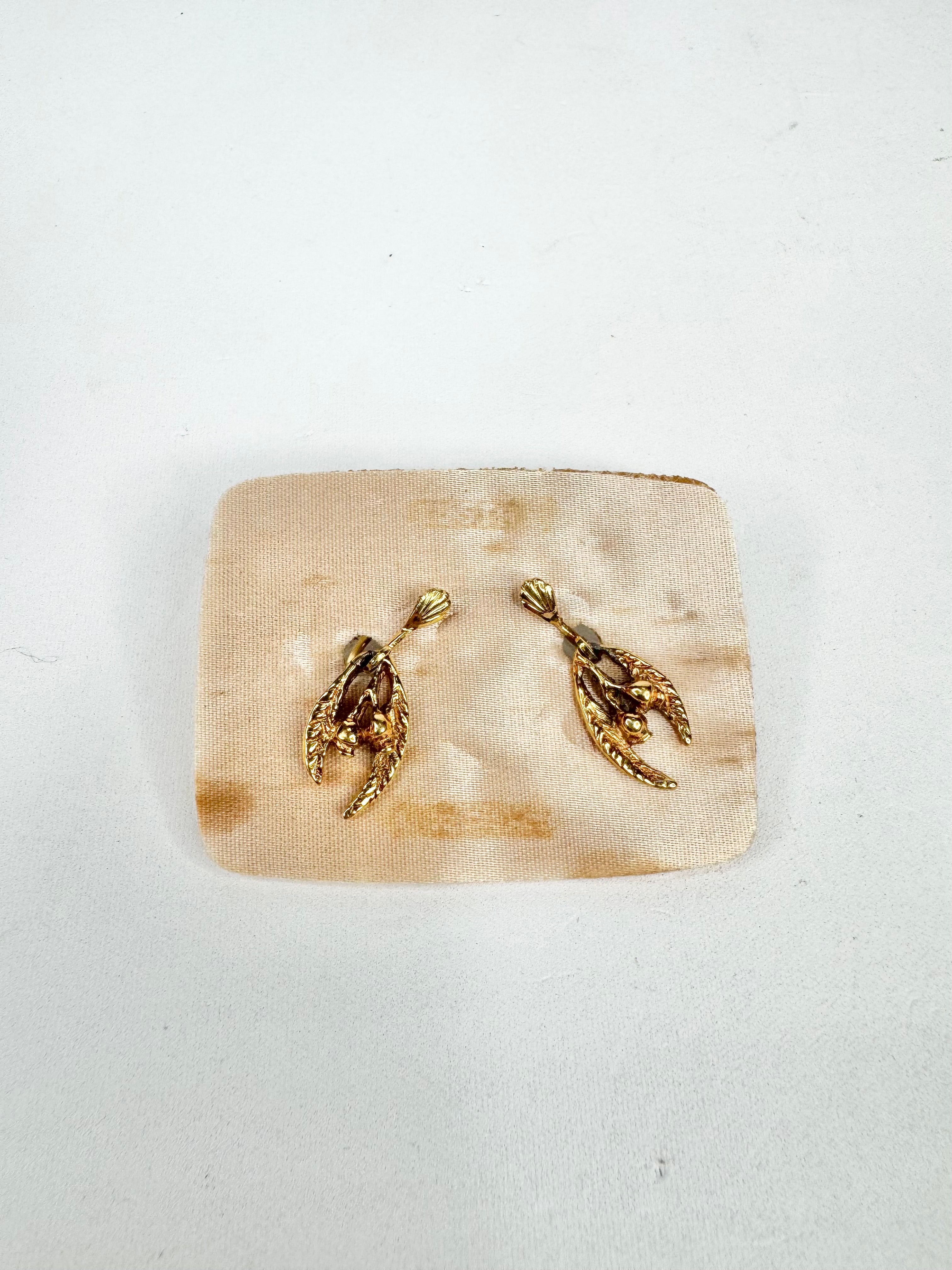 Vintage Gold Toned Gumnut Drop Screw Earrings