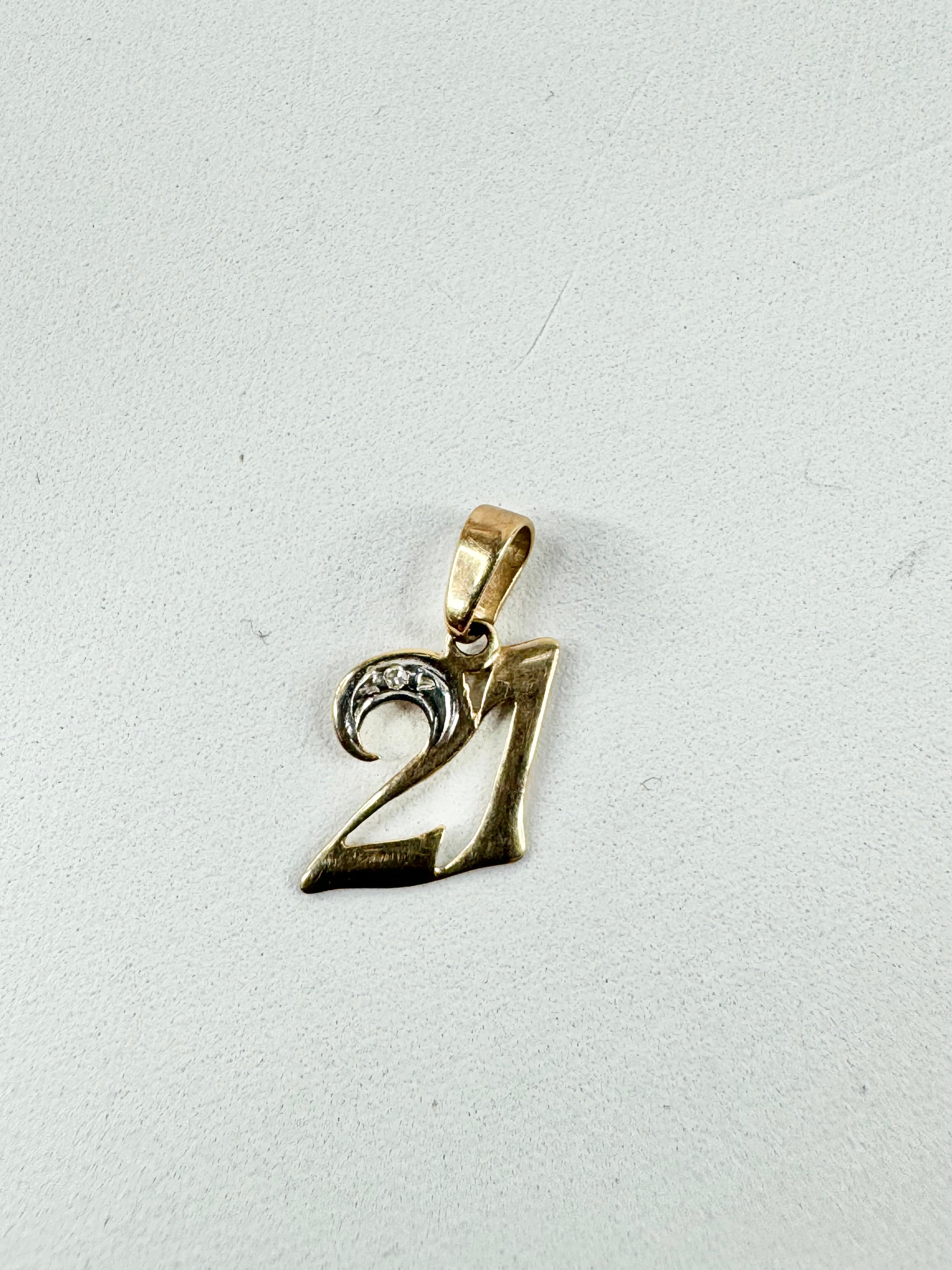 9ct Gold & Diamond '21' Charm