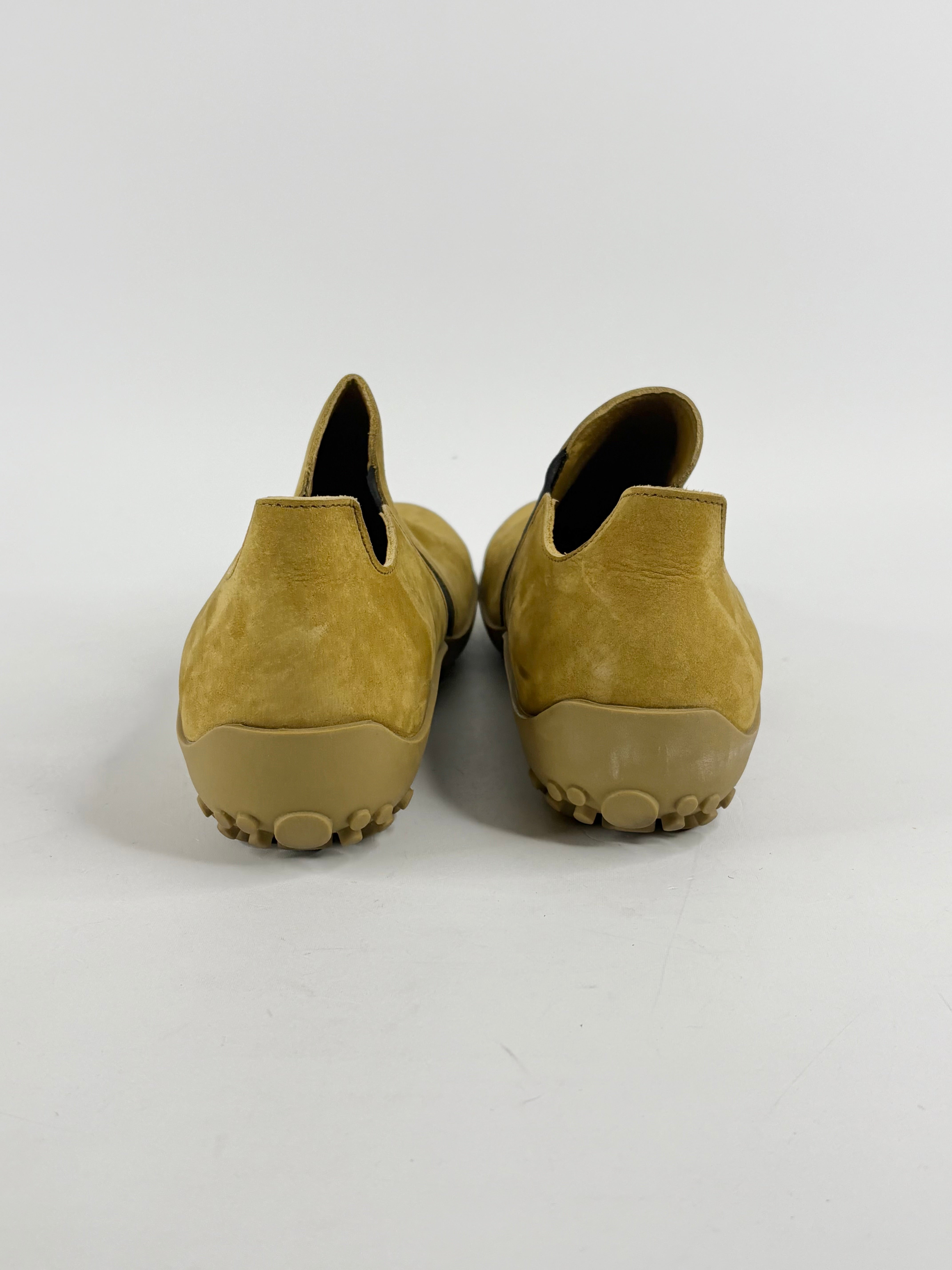 Arche Kiwifruit Nubuck Pulman Slip Ons - EU39