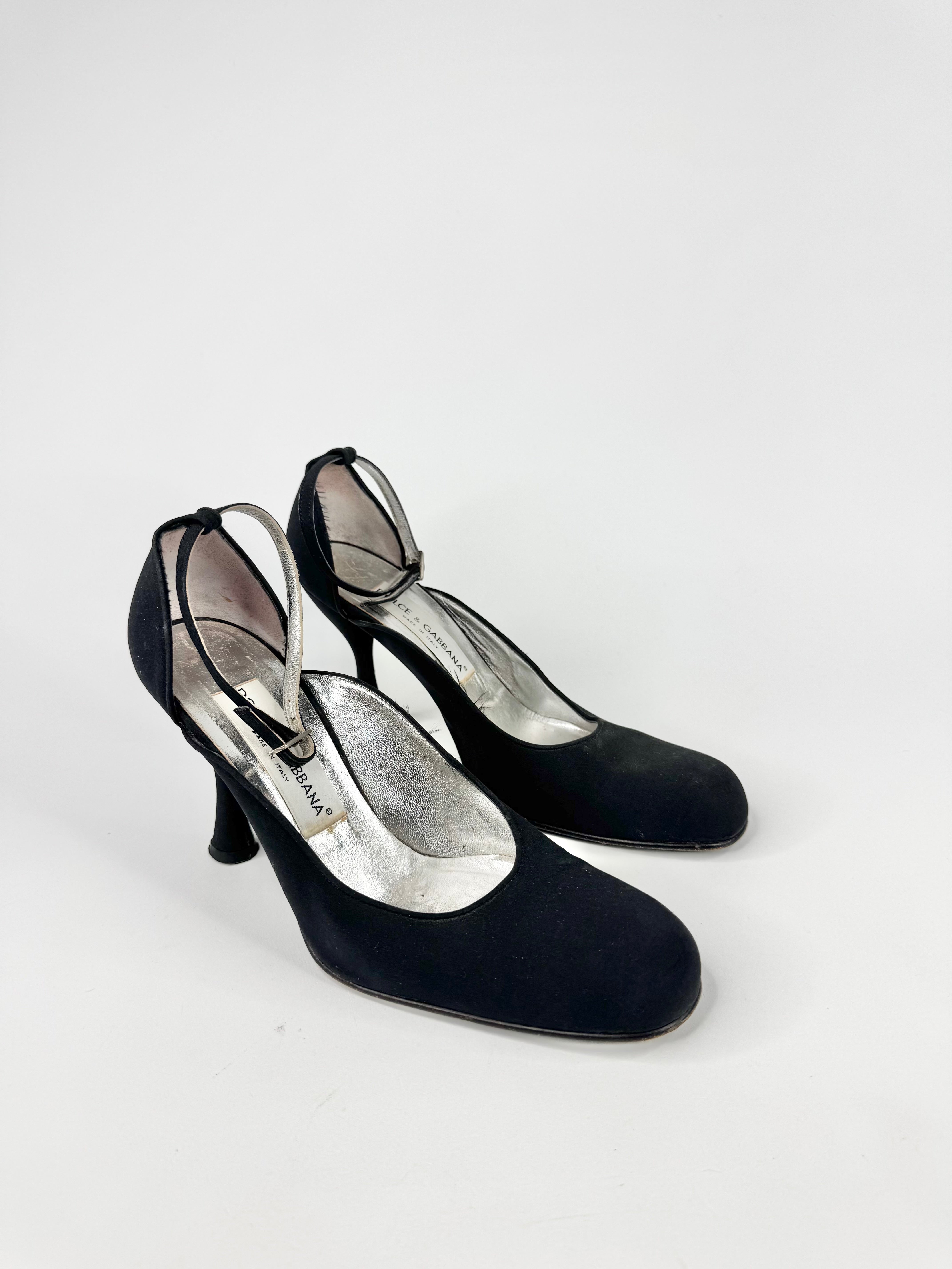 Vintage Dolce & Gabbana Rounded Toe Flared Heels - EU37