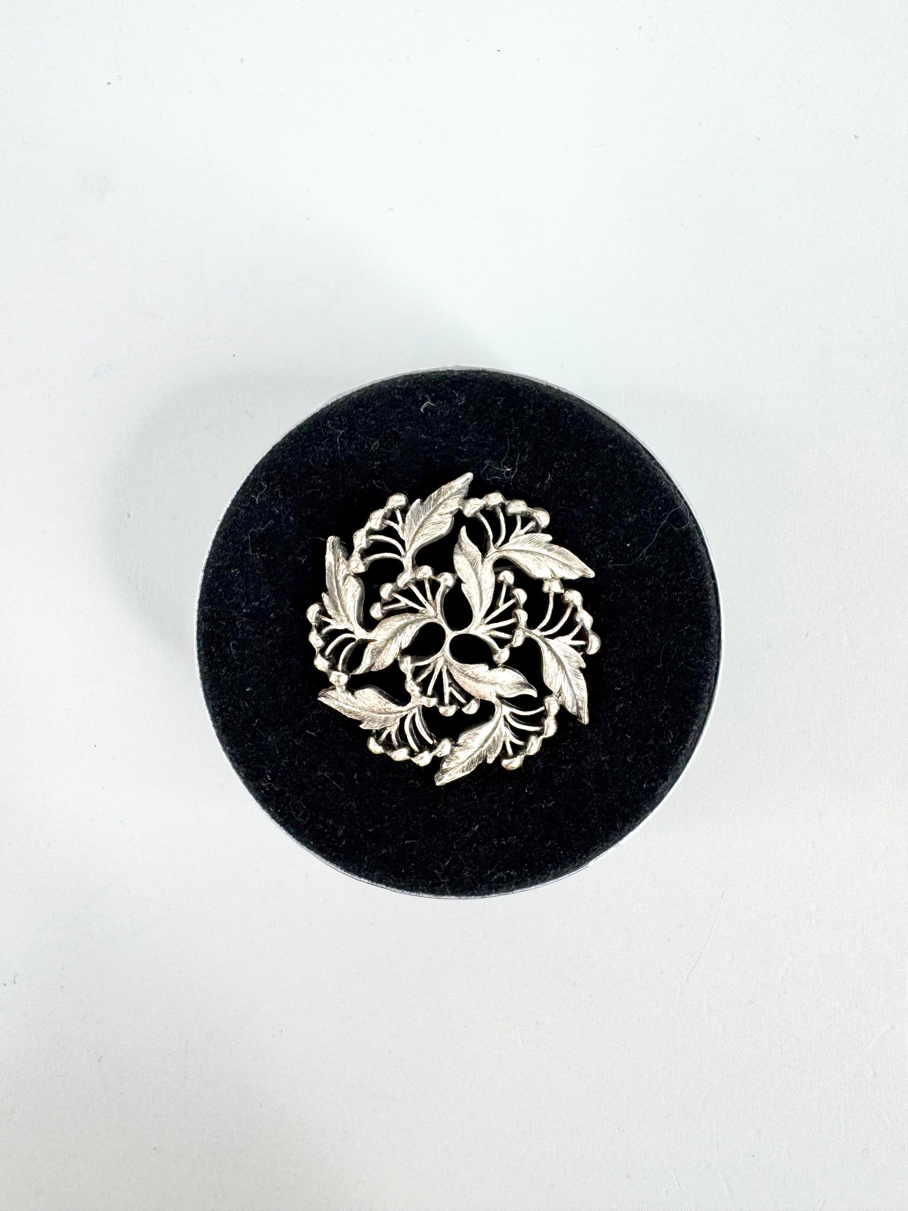 Vintage 70s Amway Holly Brooch
