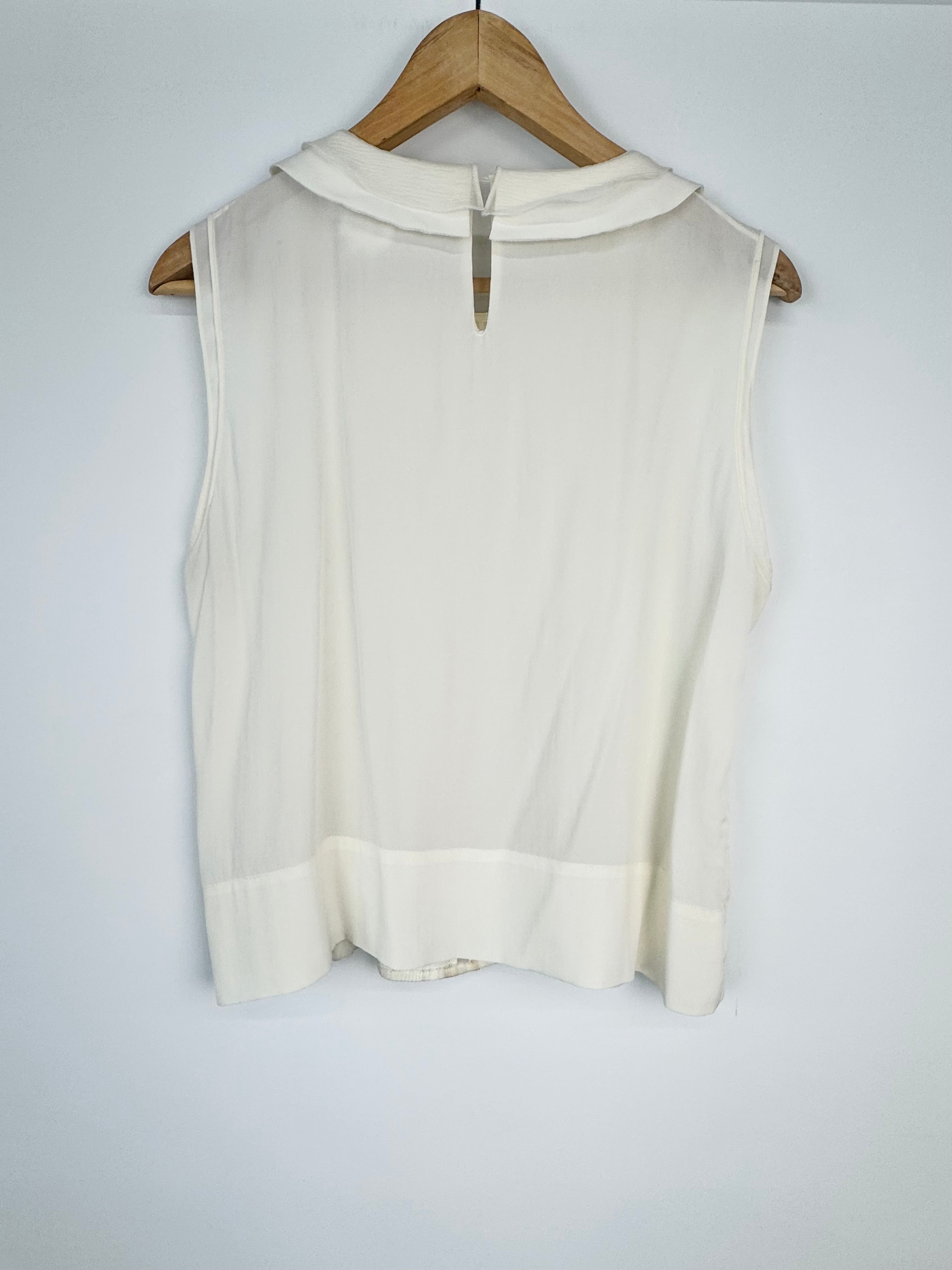 Chloé Spring 2007 Ecru Silk Blend Scallop Trim Sleeveless Blouse - AU12