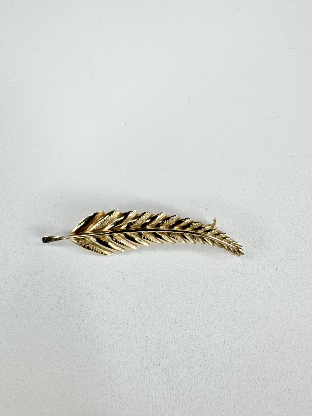 9ct Birmingham Hallmarked Feather Brooch