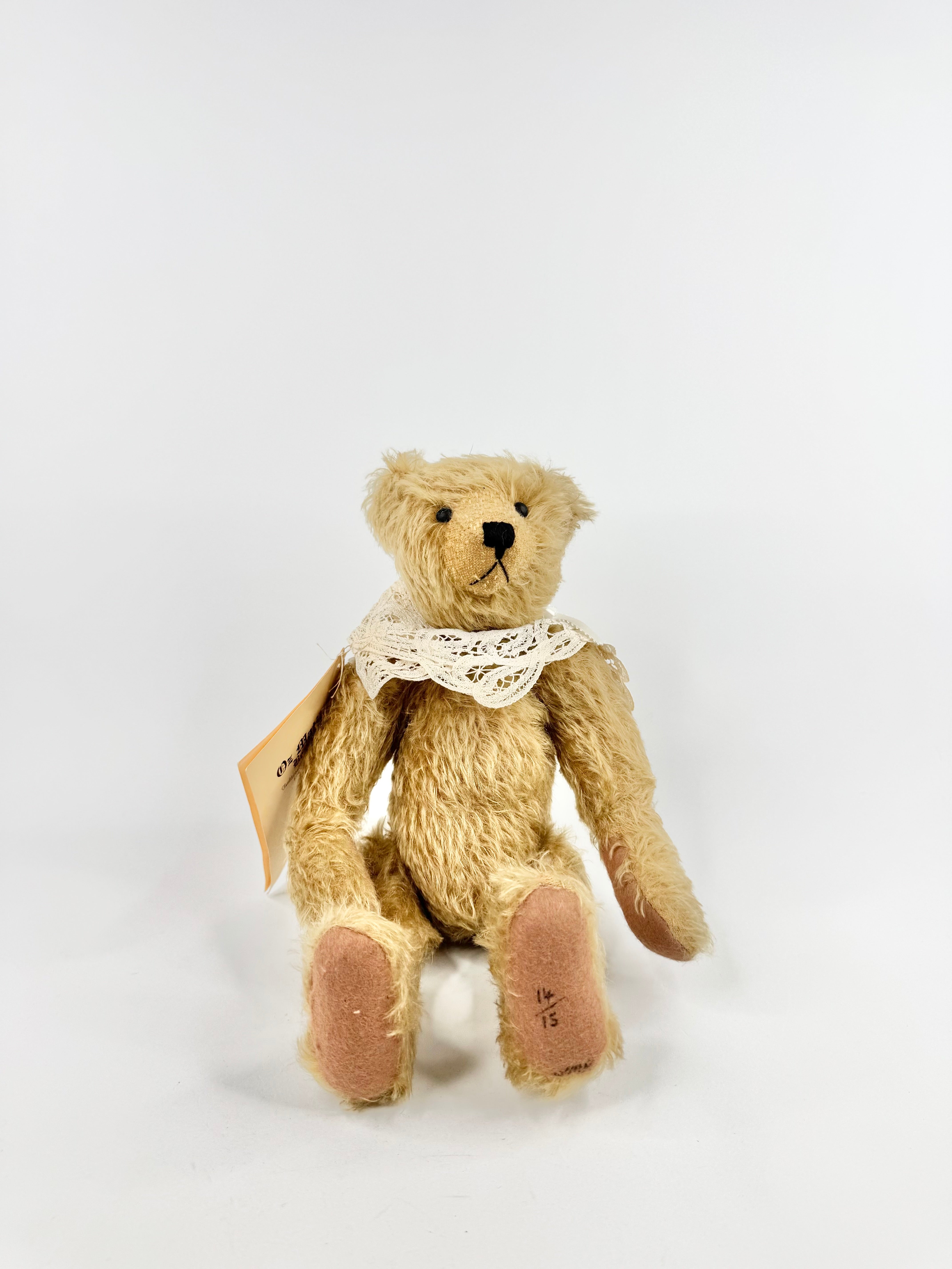 1999 Oz Matilda Bear Co 'Lily' Victorian Traditional Bear