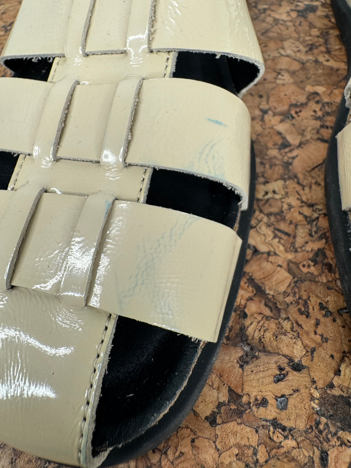 Nature Vanilla Patent Leather Sandals - EU40