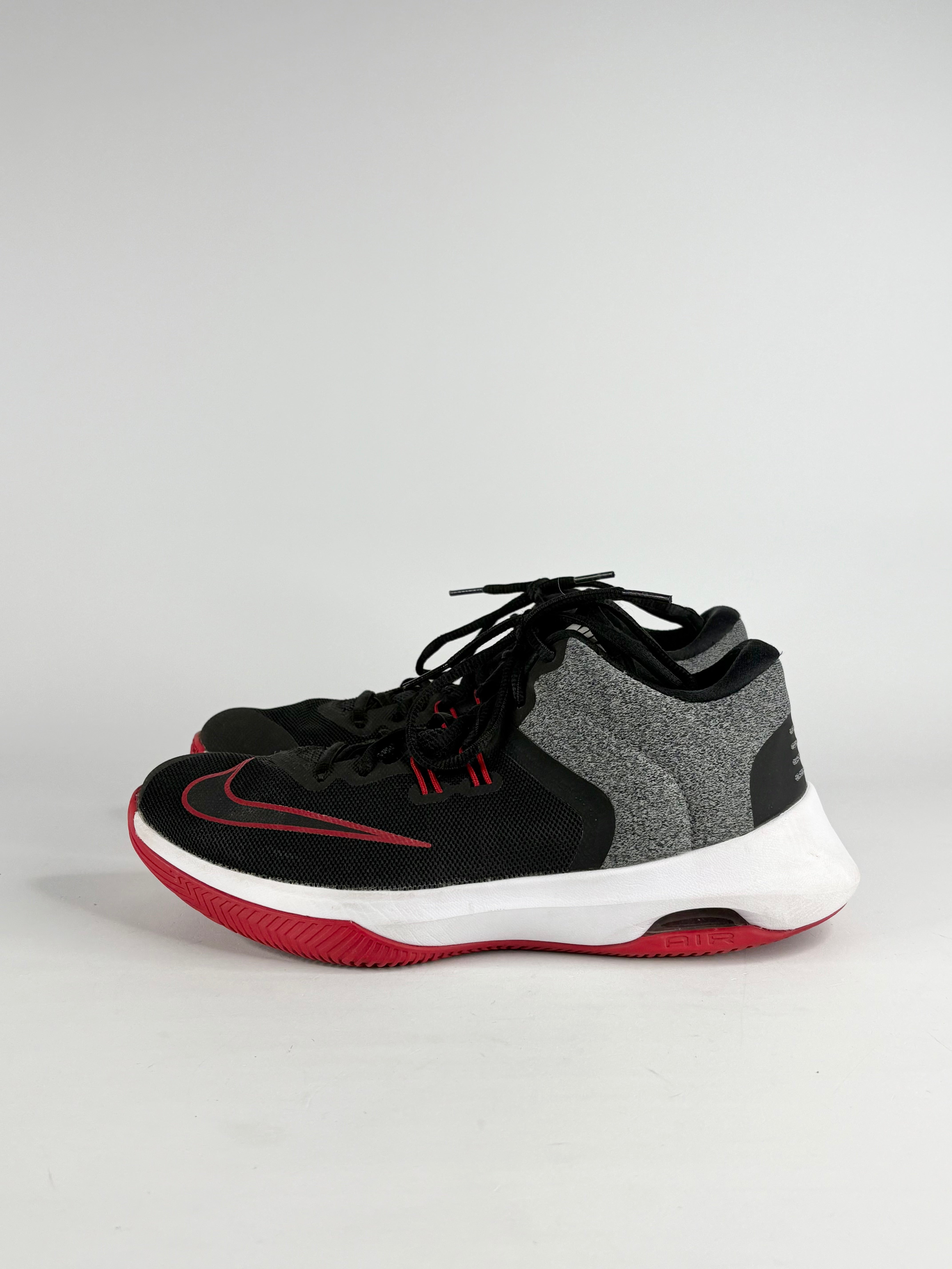 Nike Air Versatile 2 Black & Red Sneakers - EU41