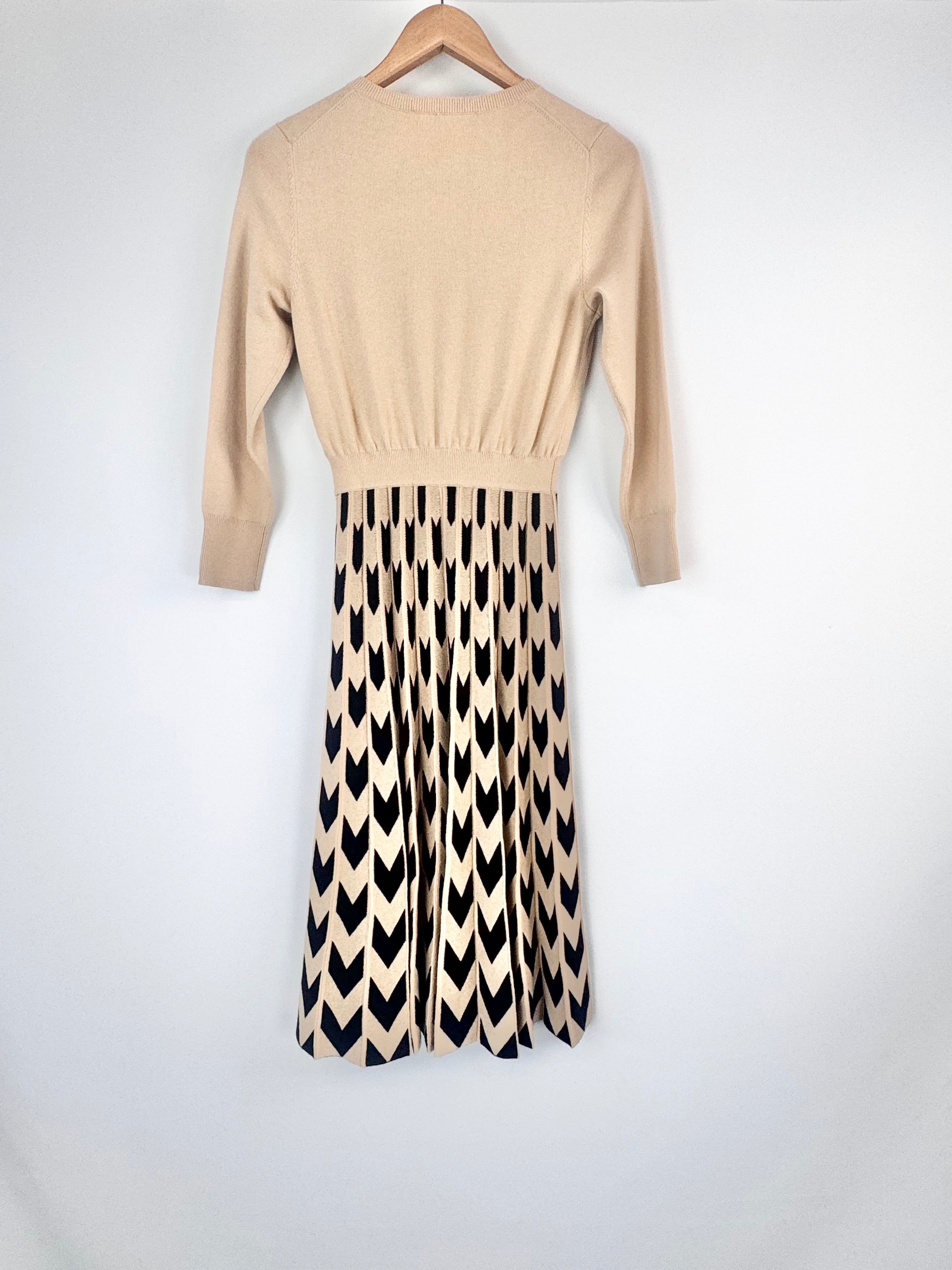 Hugo Boss Biege V-Neck Dress - AU8/10