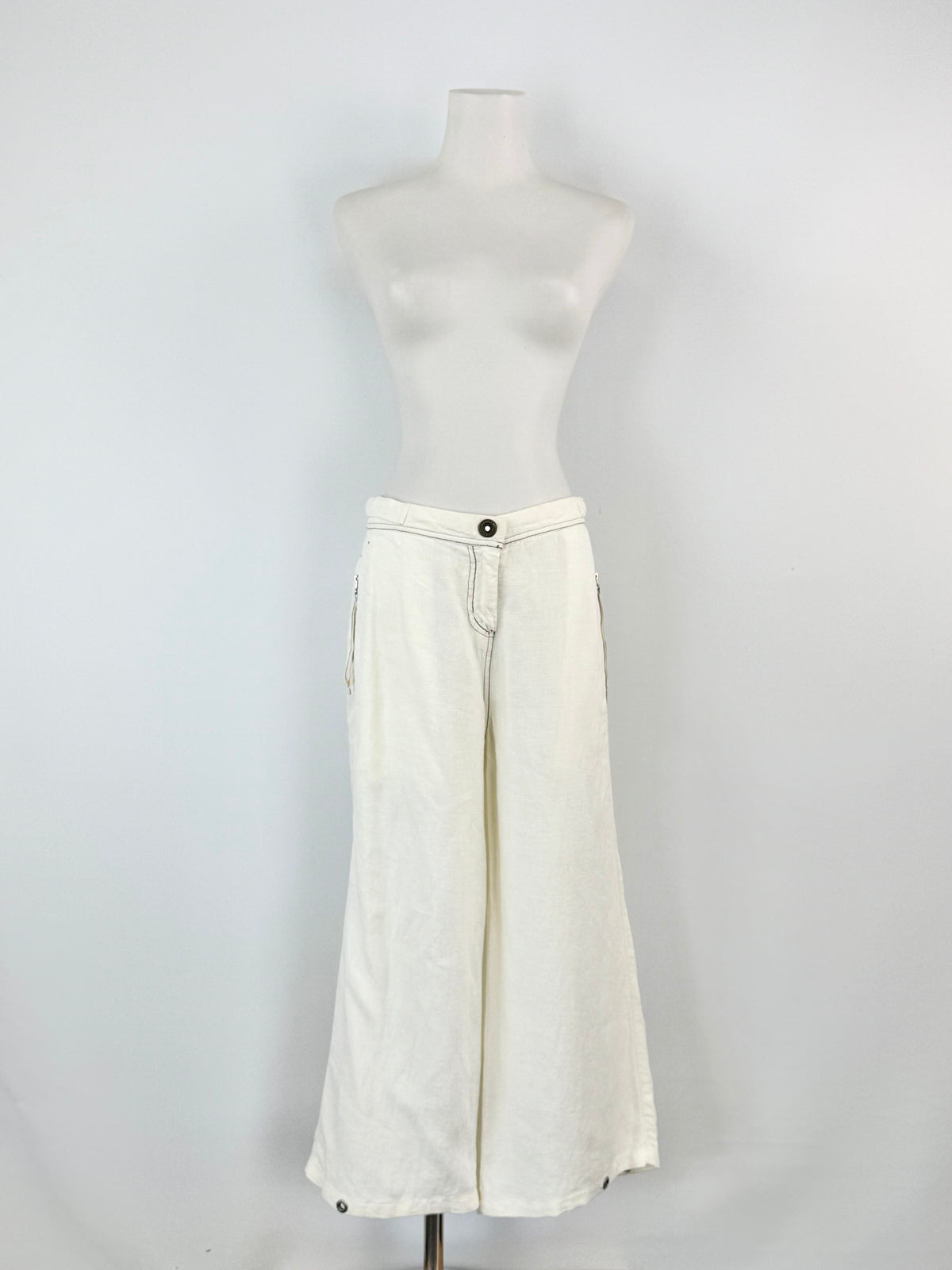 Armani Jeans Whit Linen Capris - 28