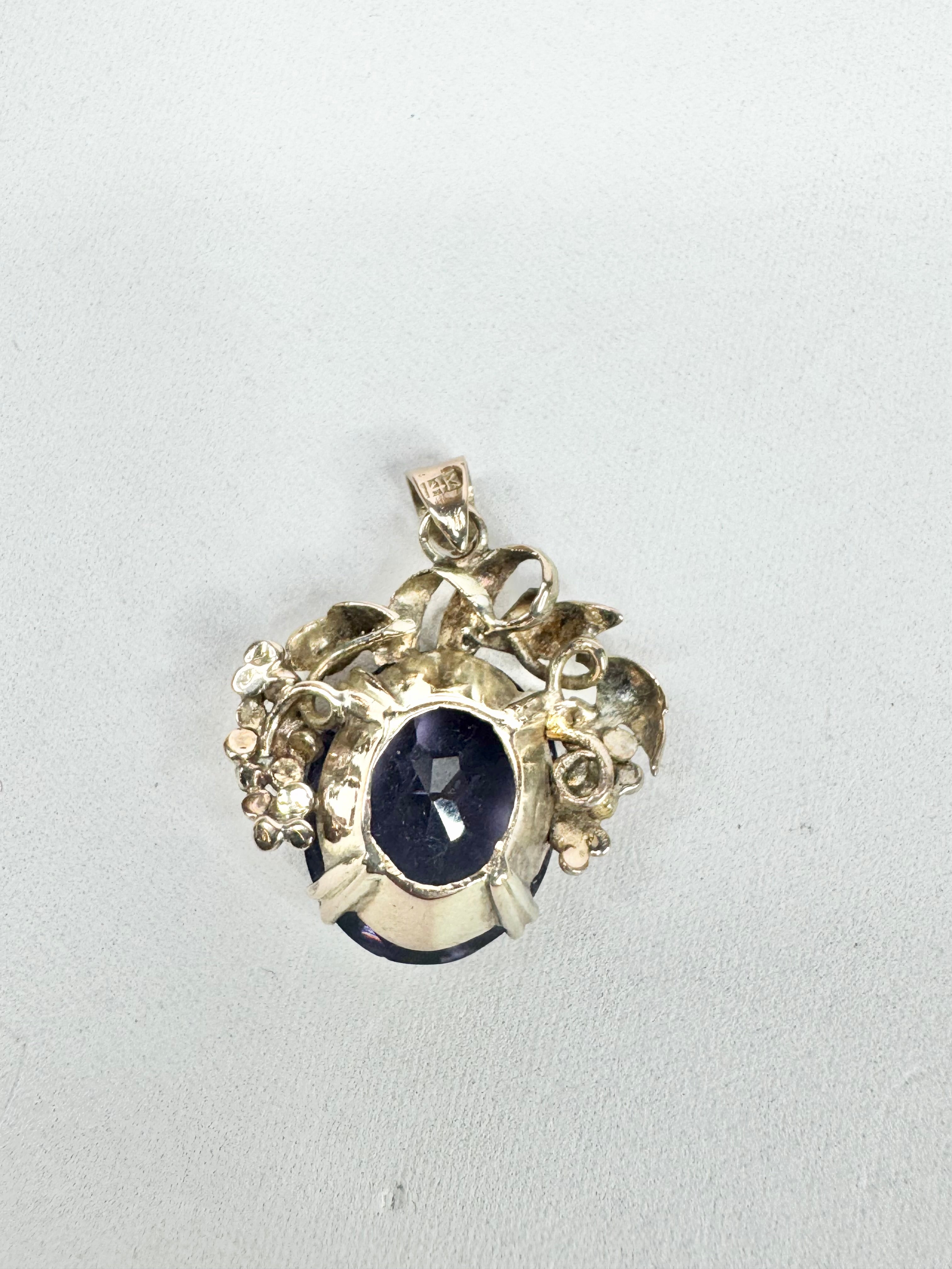 14ct Gold Grape Pattern Pendant