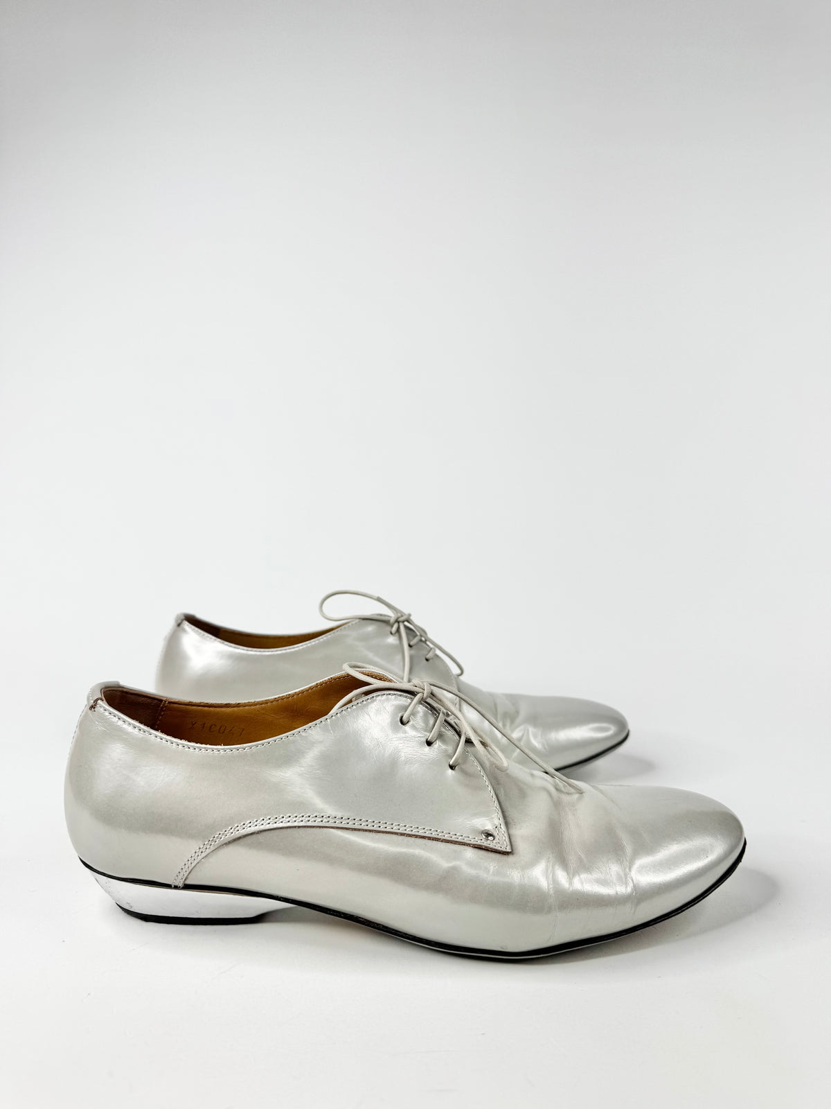 Giorgio Armani Soft Silver Leather Lace Up Shoes - EU39.5