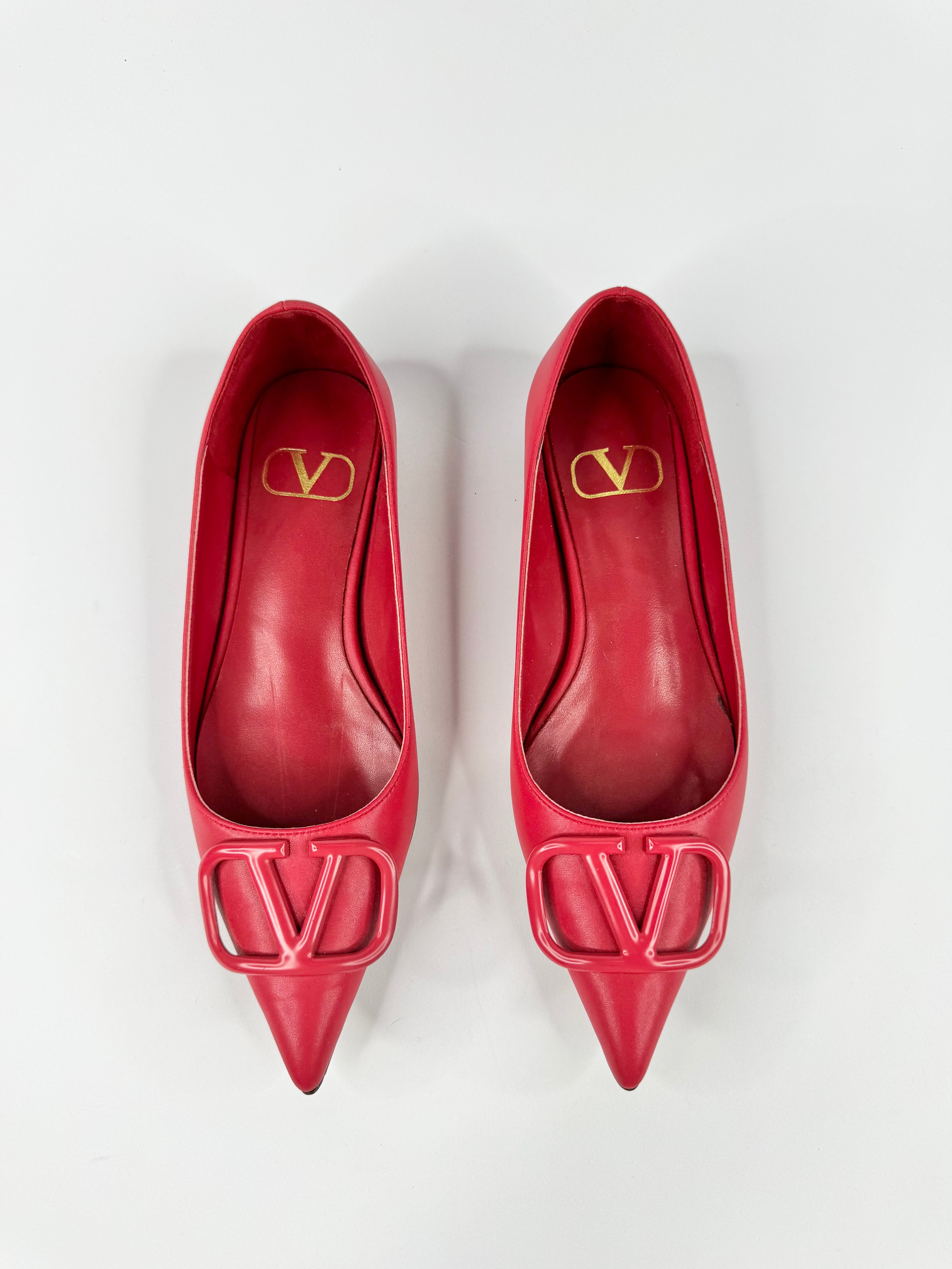Valentino Garvani 'V' Logo Pointed Red Ballet Flats - EU34