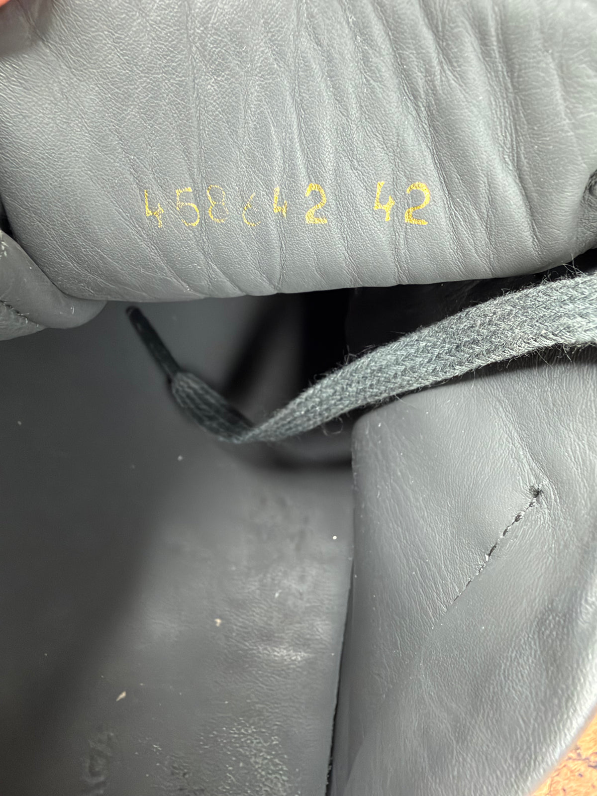 Balenciaga Dark Grey Arena Low Leather Lace Ups - EU42