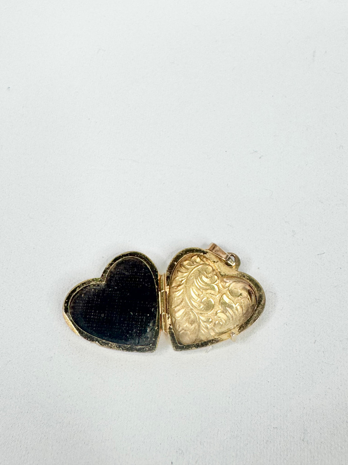 9ct Gold Filigree Carved 'I Love You' Locket