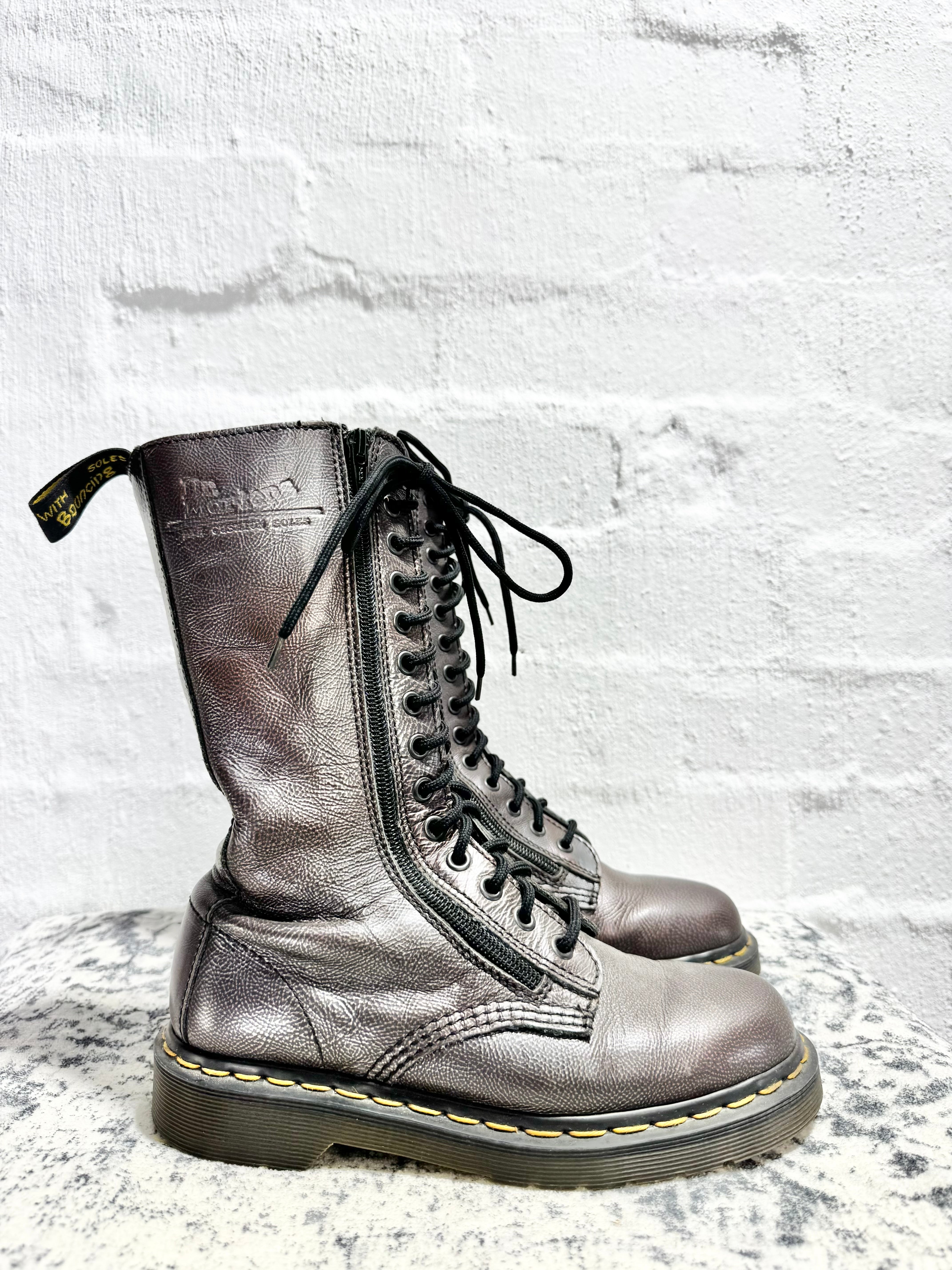 Dr Martens England Made 14 Eye Metallic Look 9733 Boots - EU37