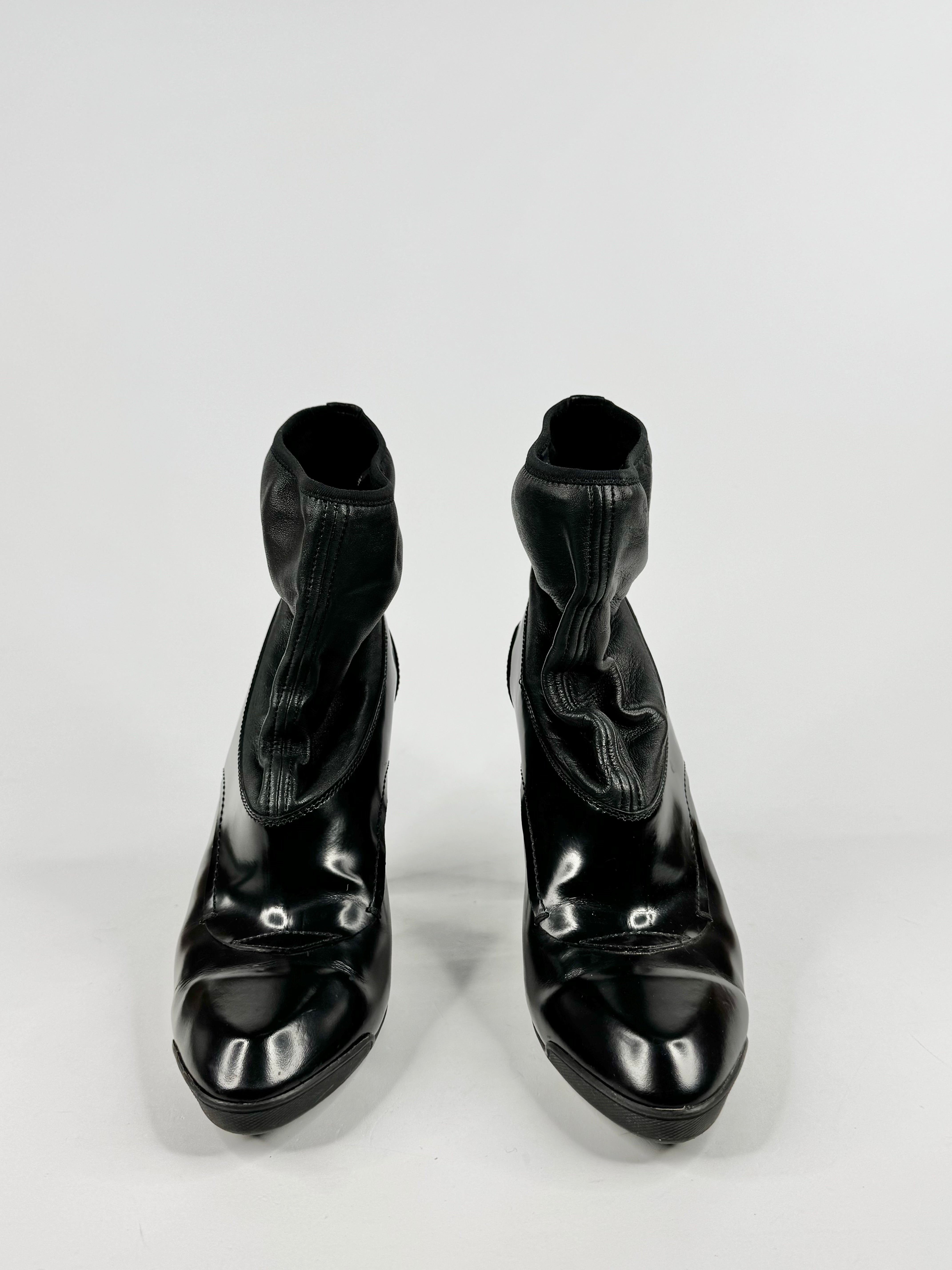 Tod's Black Leather Contrast Ankle Boots - EU39