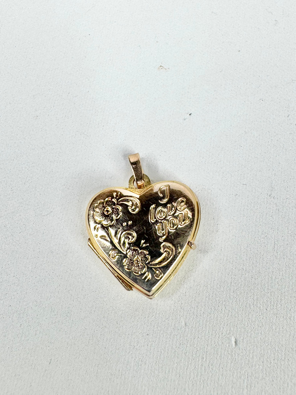 9ct Gold Filigree Carved 'I Love You' Locket