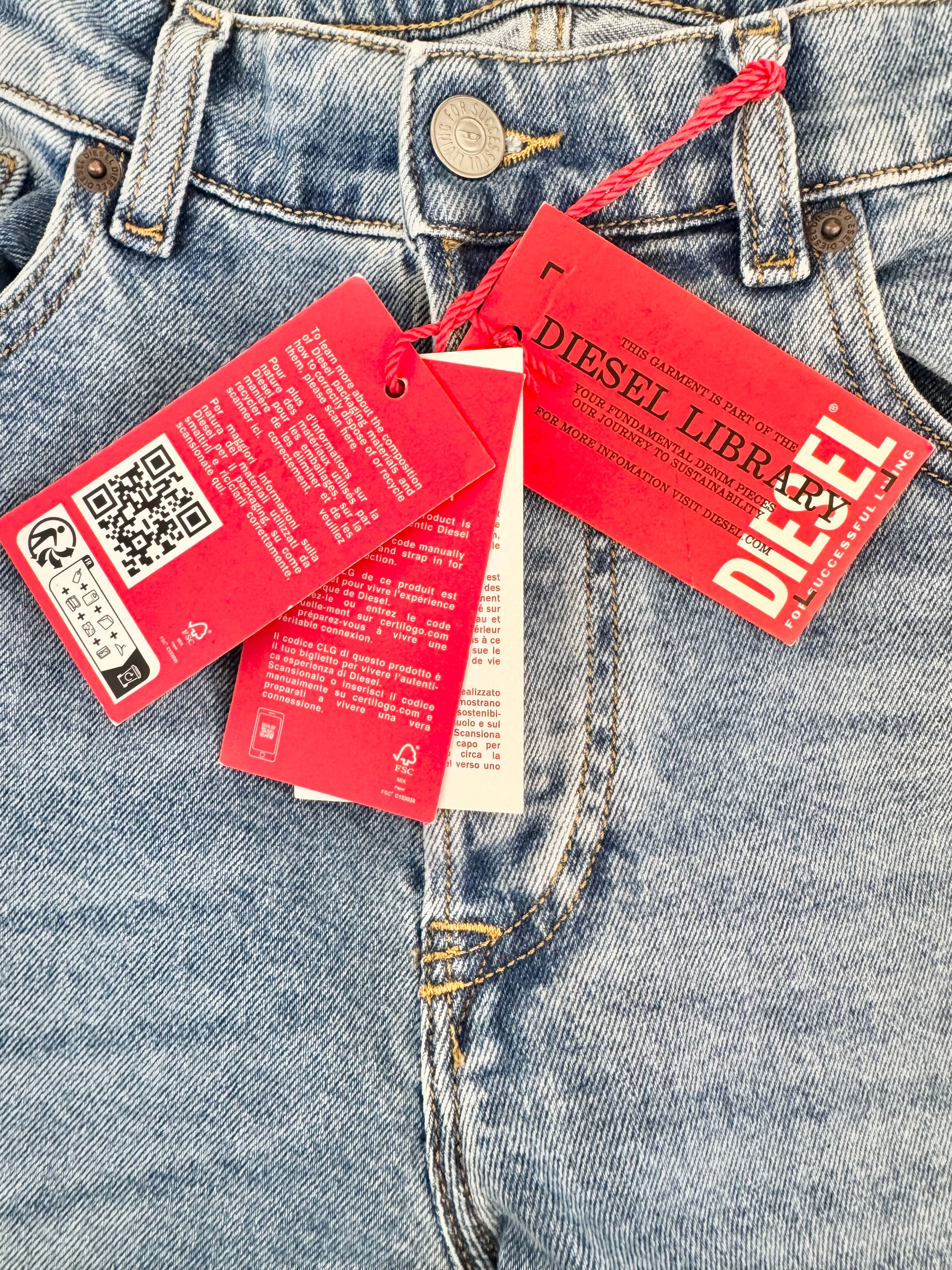 Diesel Blue Jeans NWT - 29