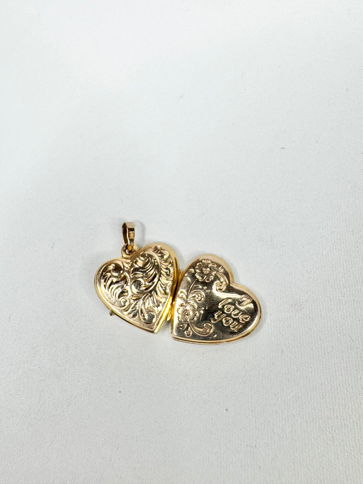 9ct Gold Filigree Carved 'I Love You' Locket