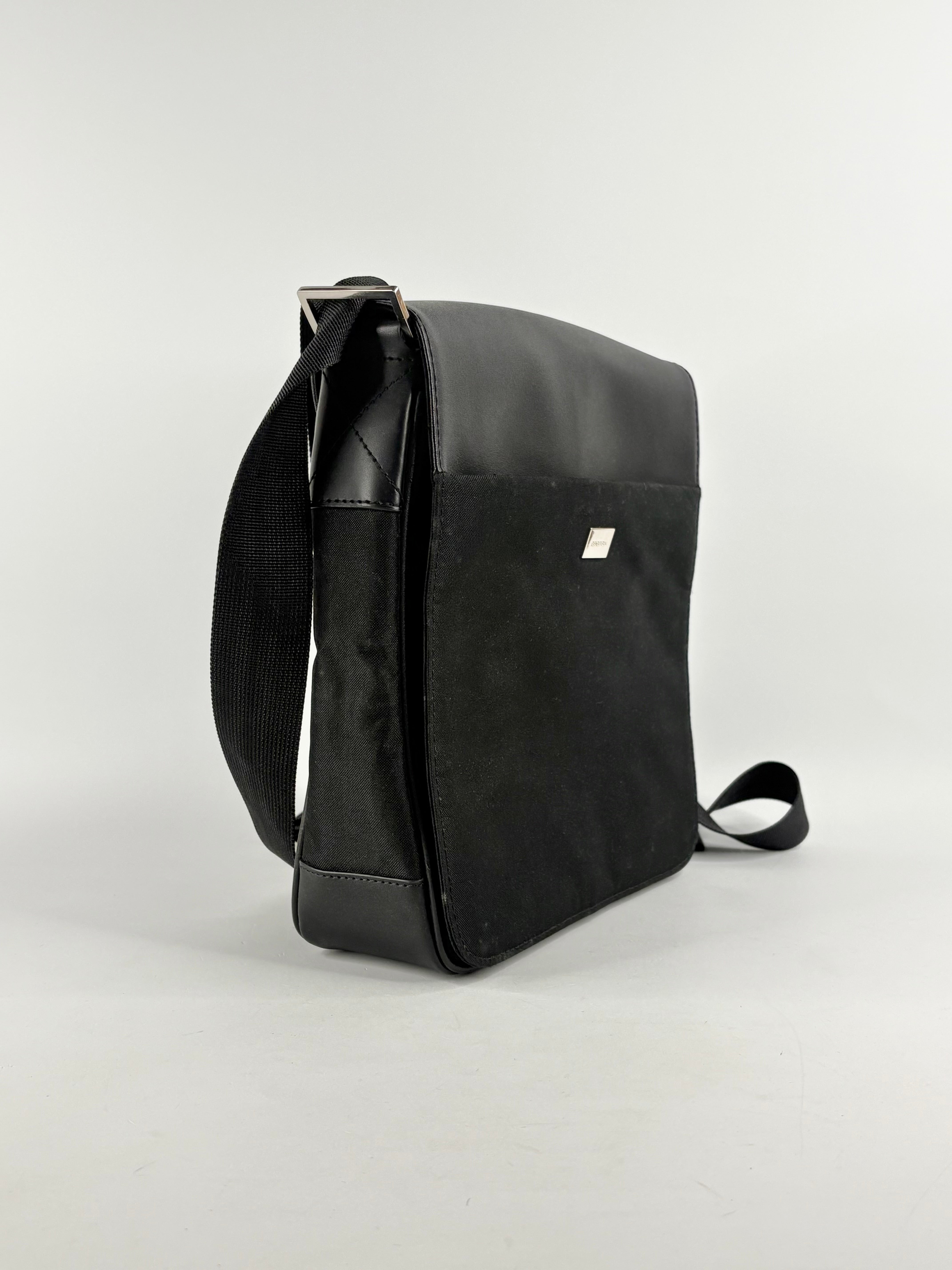 Oroton Black Postman-Style Crossbody Bag