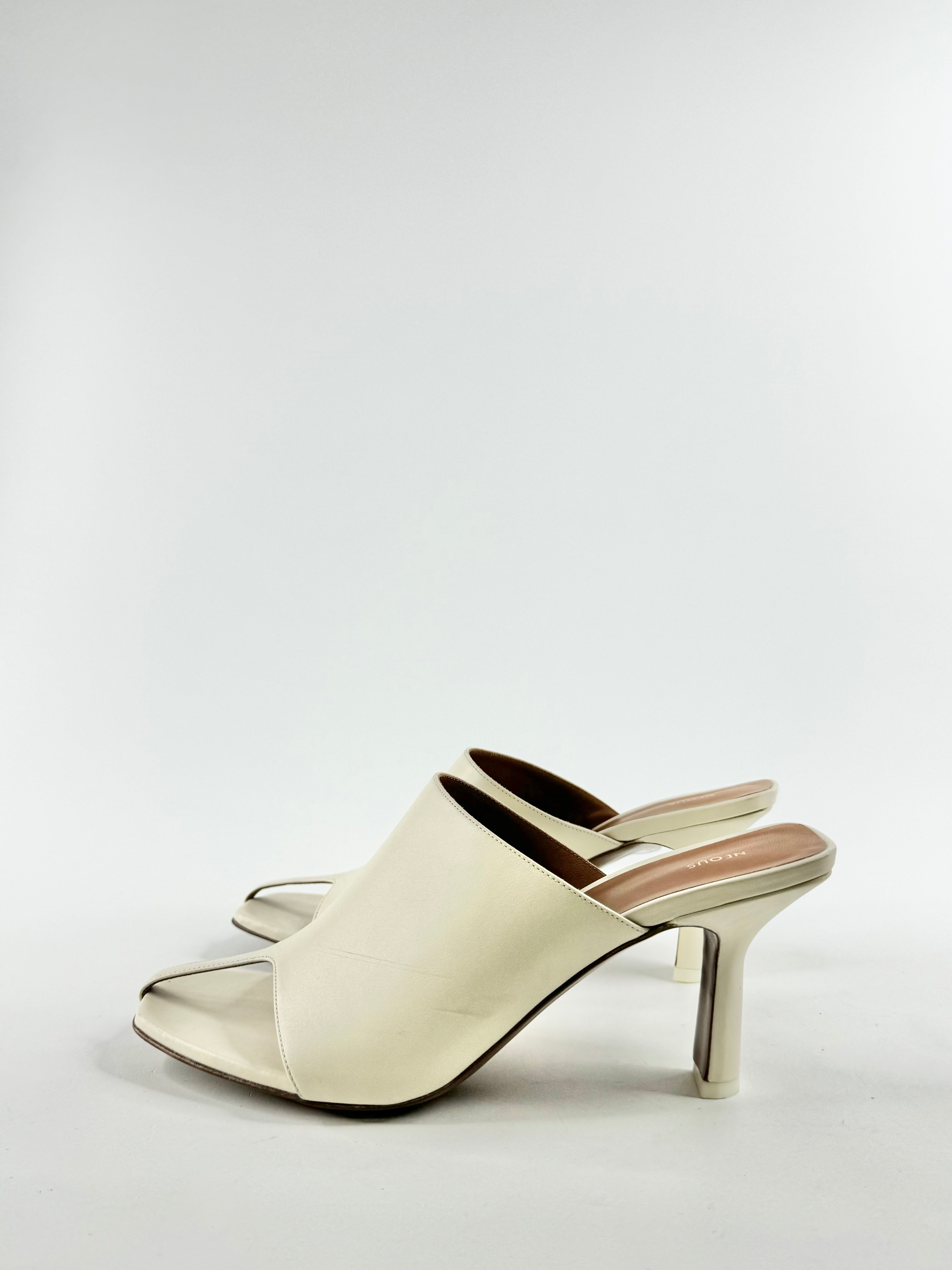 Neous Cream 'Jamuel' T-Bar Mules NWT - EU41