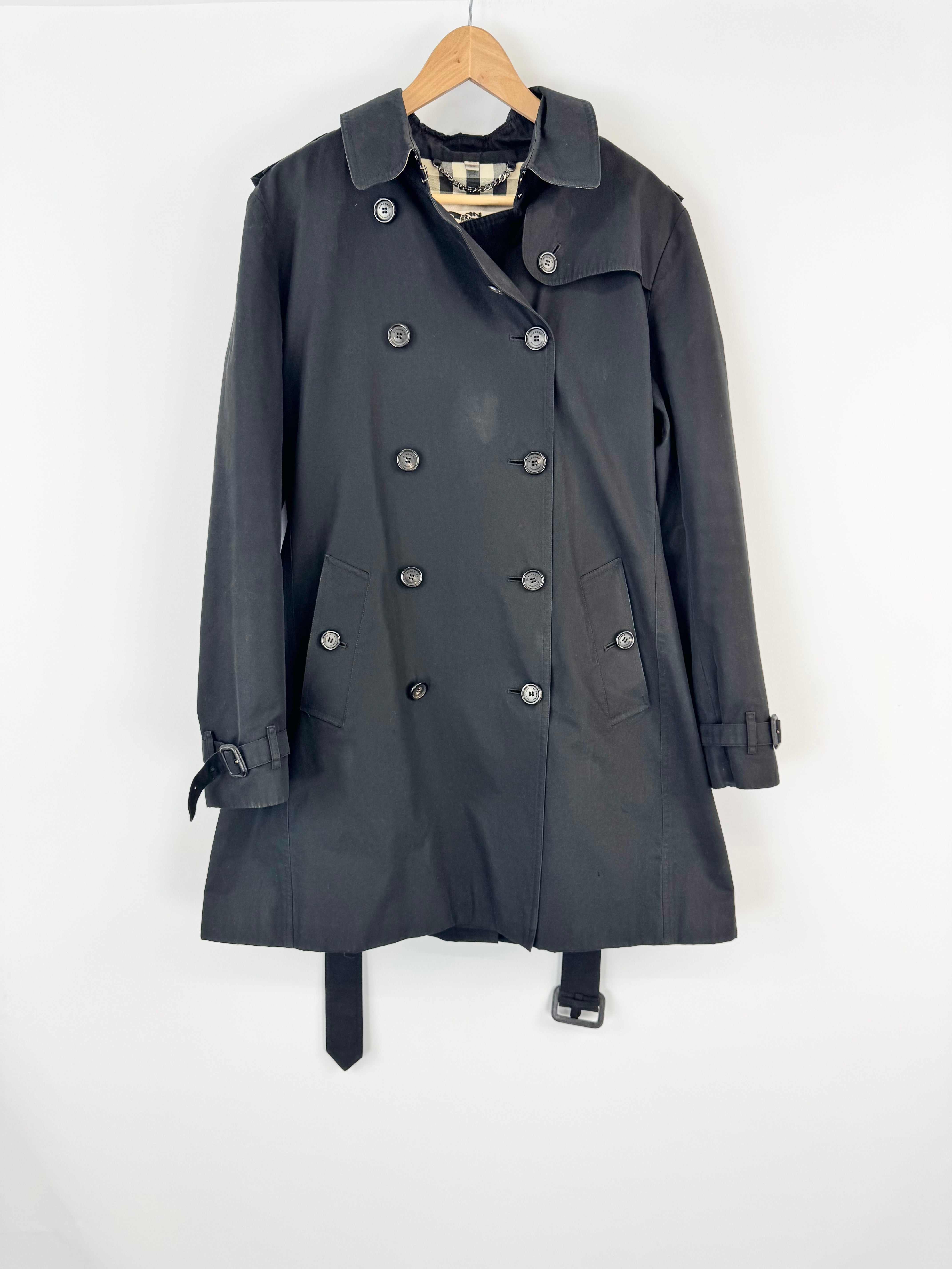 Burberry Black 'Kensington' Novacheck Lined Mid Length Trench Coat - AU16/18