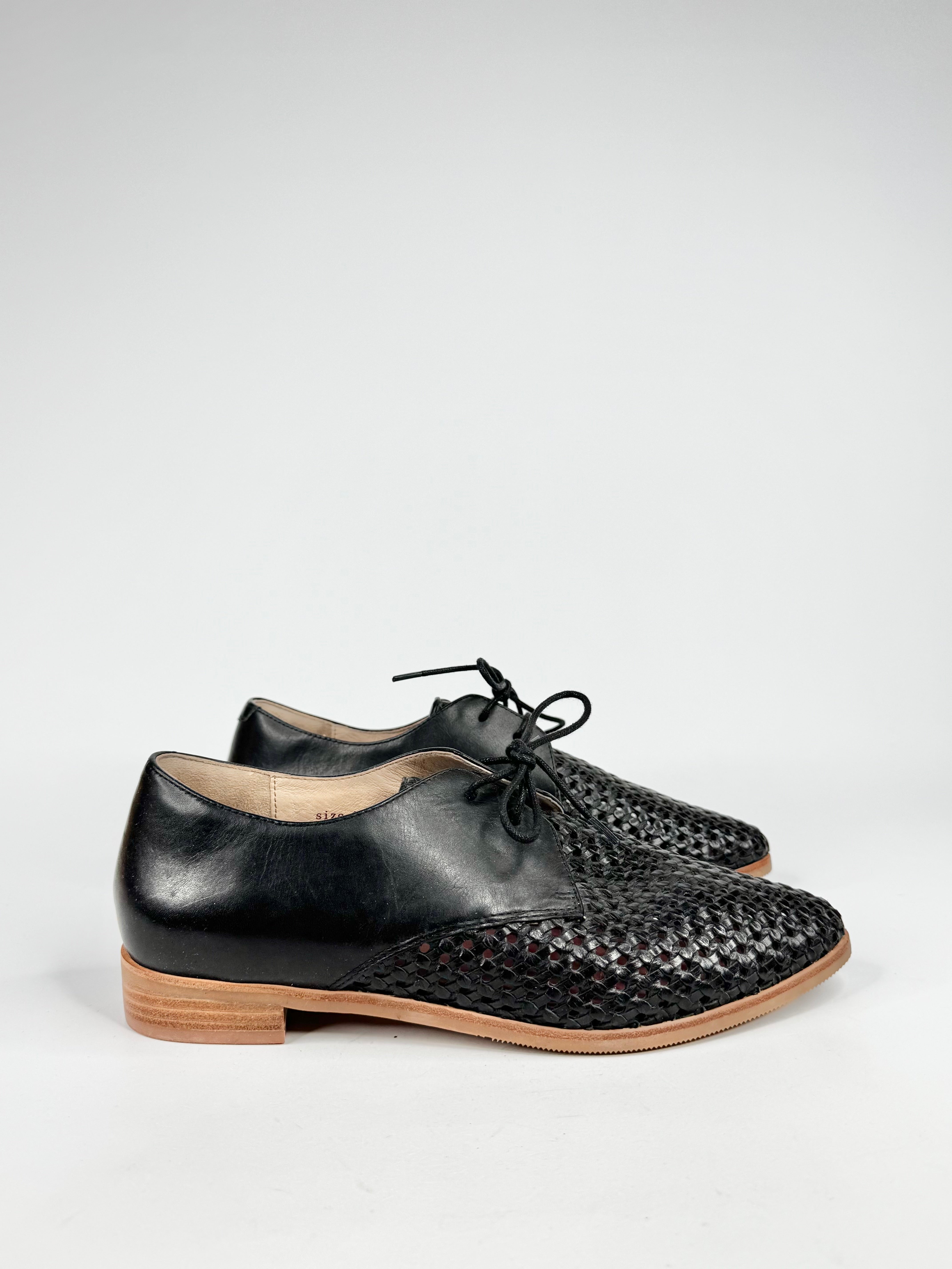 Bared Black Woven Leather Lace Ups - EU40