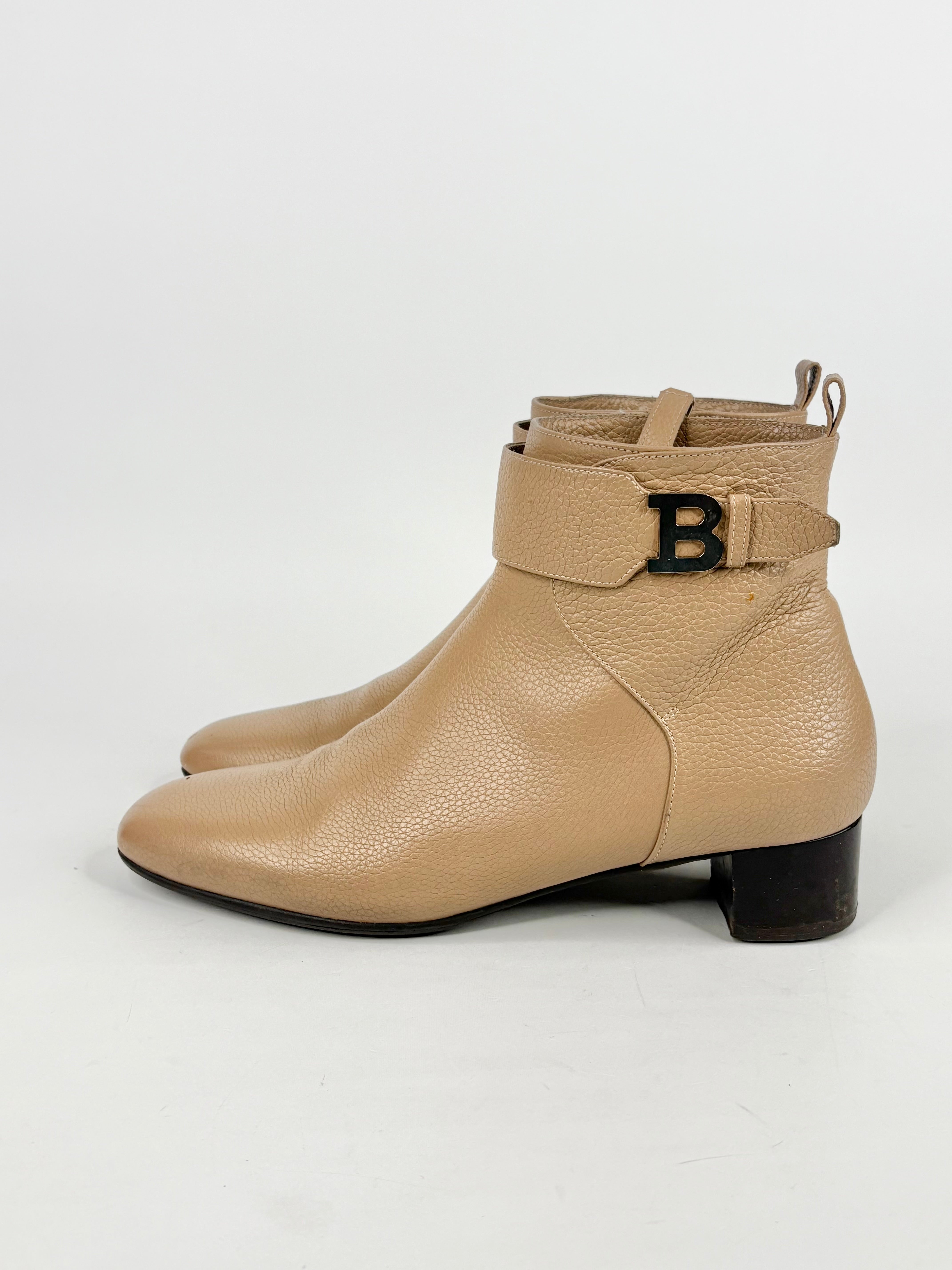 Bally Beige Grained Leather 'Talika' Ankle Boots - EU39.5