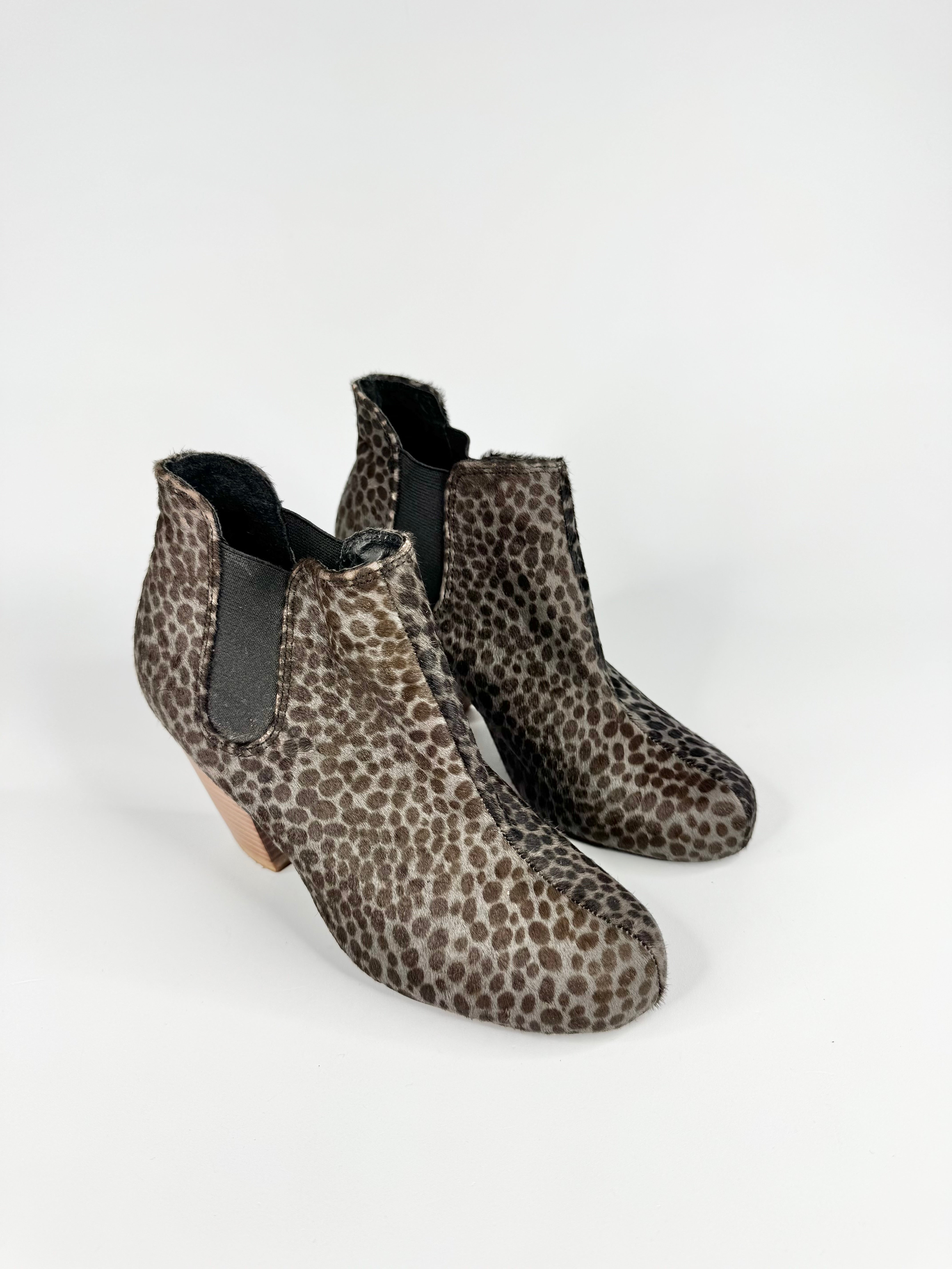 Gorman Grey & Brown Dotted Fur Ankle Boots - EU36