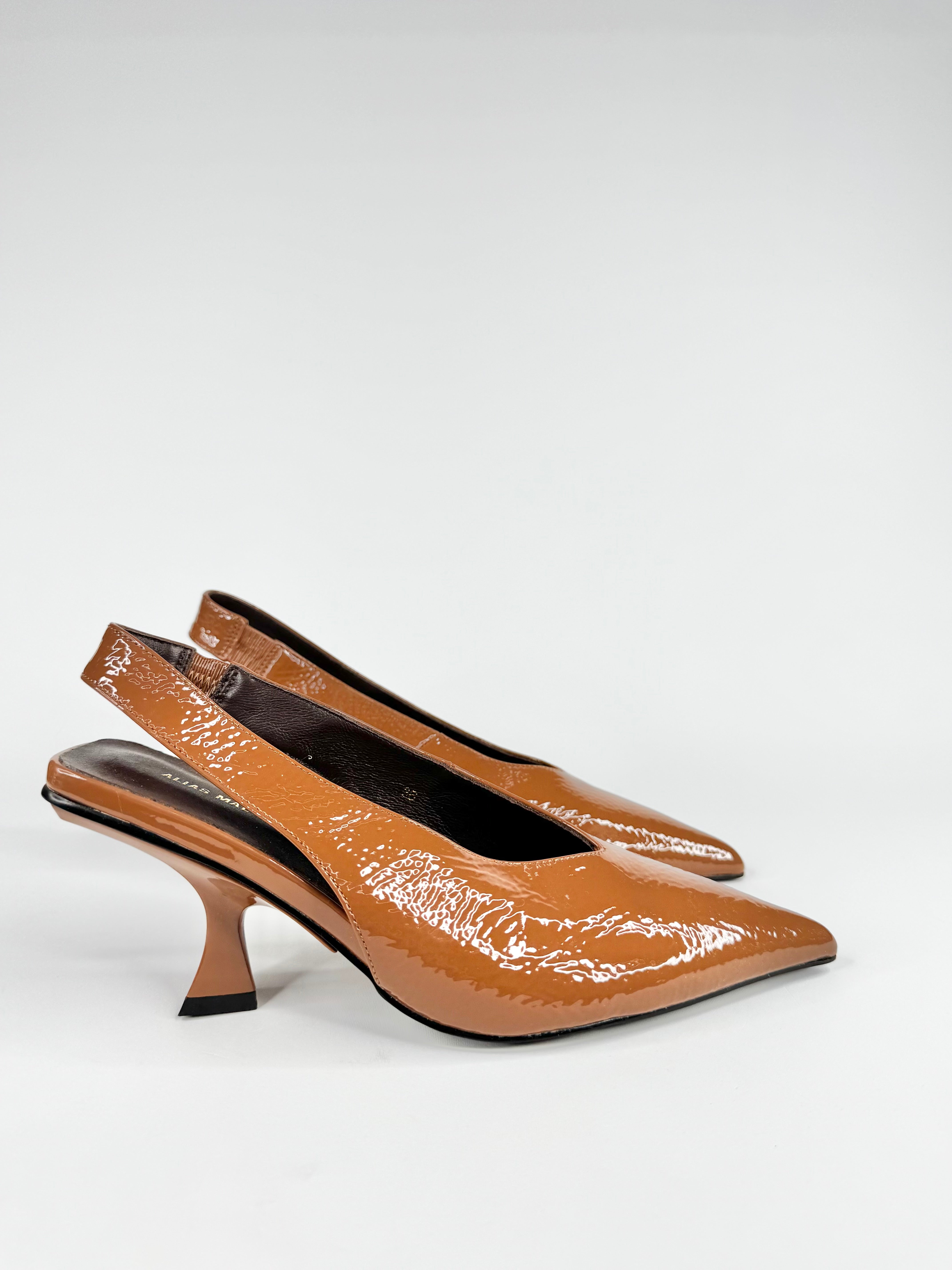 Alias Mae Deep Tan 'Frankie' Crinkle Patent Kitten Heels NWT - EU36