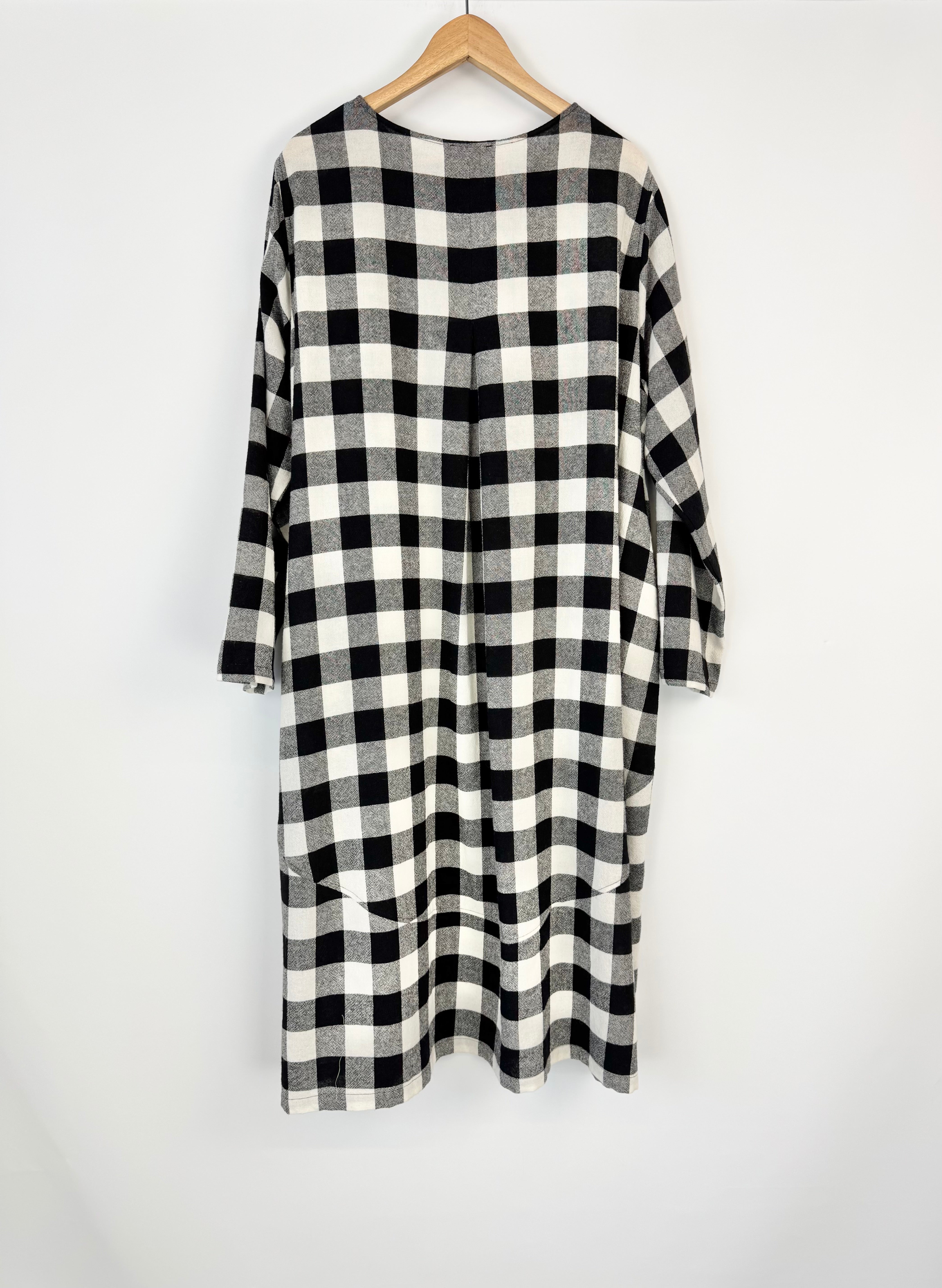 Oska Black & White XL Gingham Pattern Maxi Dress - AU12/14