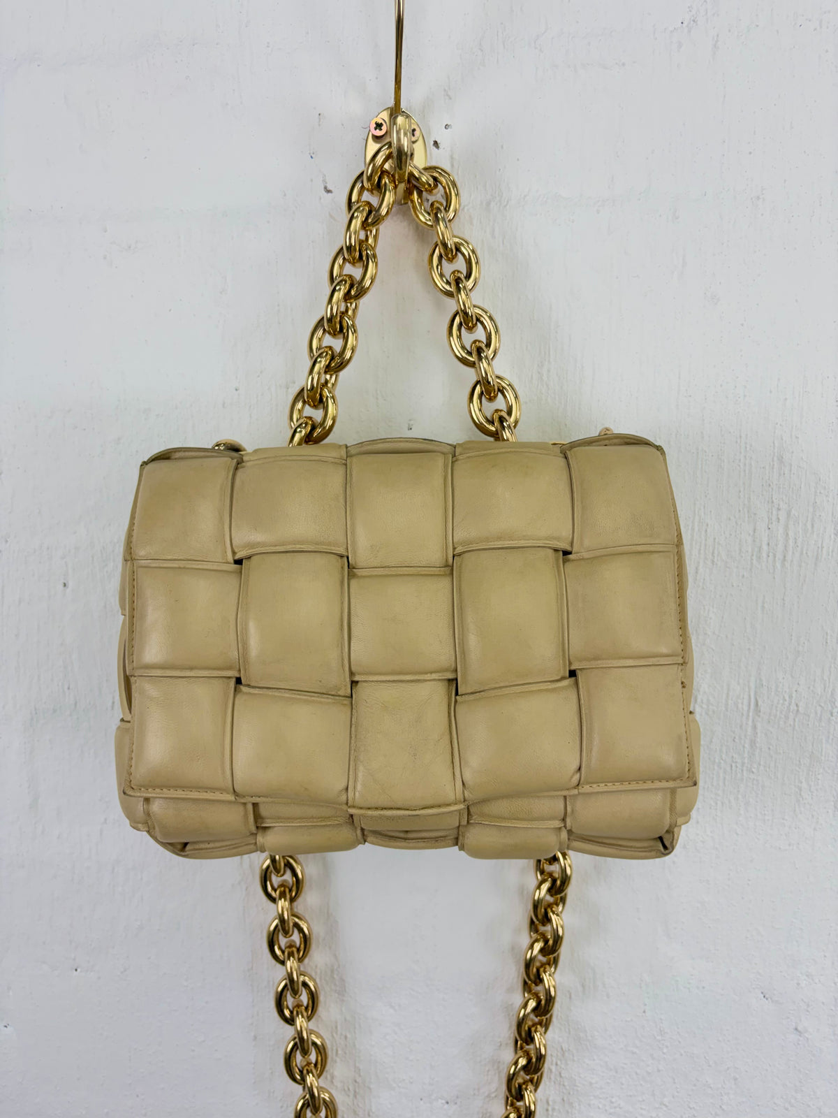 Bottega Veneta Chain Cassette Bag in Porridge & Gold
